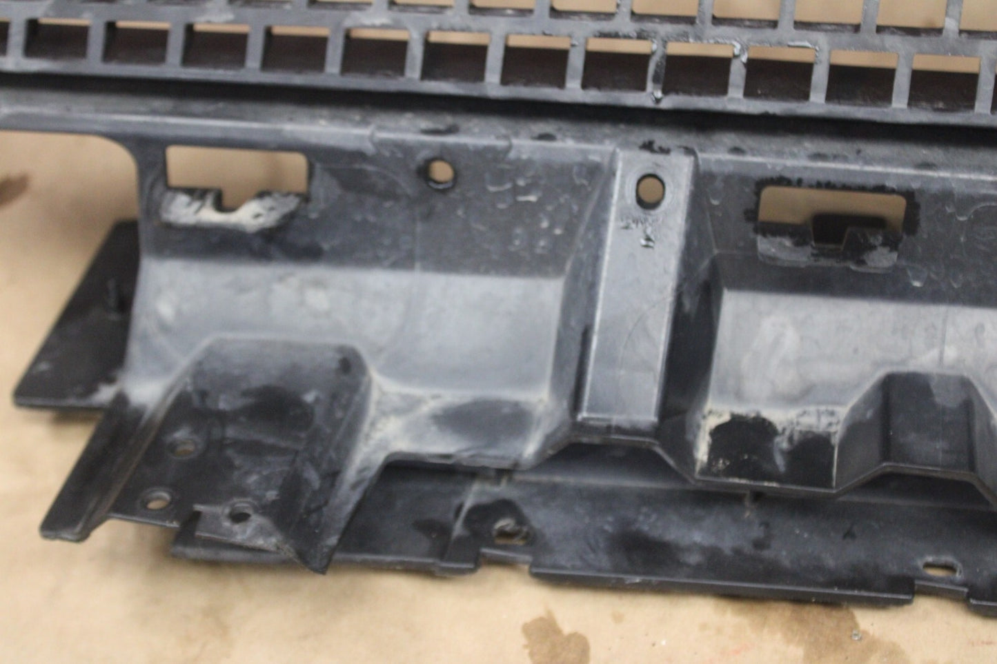 2015-2022 DODGE CHALLENGER FRONT BUMPER LOWER GRILLE ASSEMBLY DG07095GA