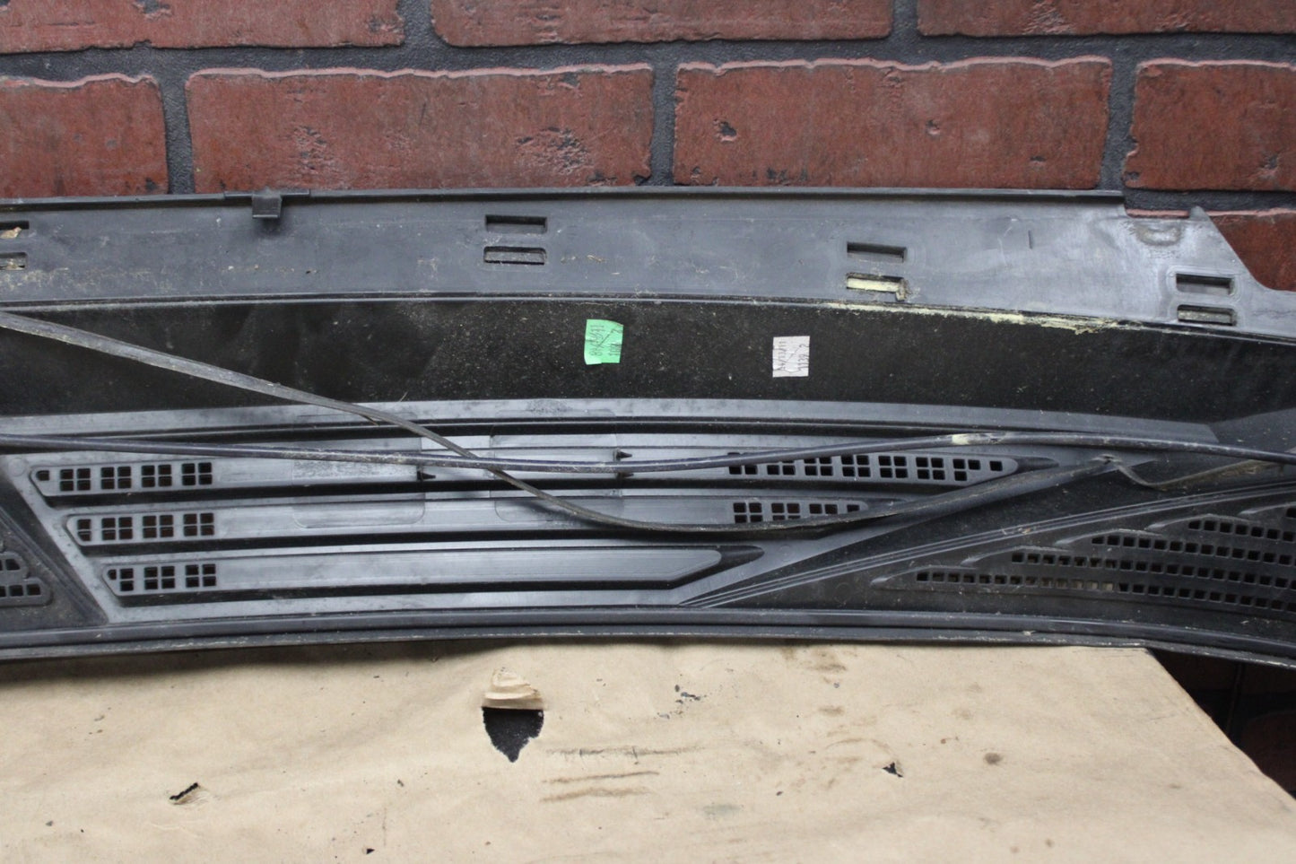 2007-2014 Cadillac Escalade Front Windshield Wiper Defroster Cowl Panel Molding