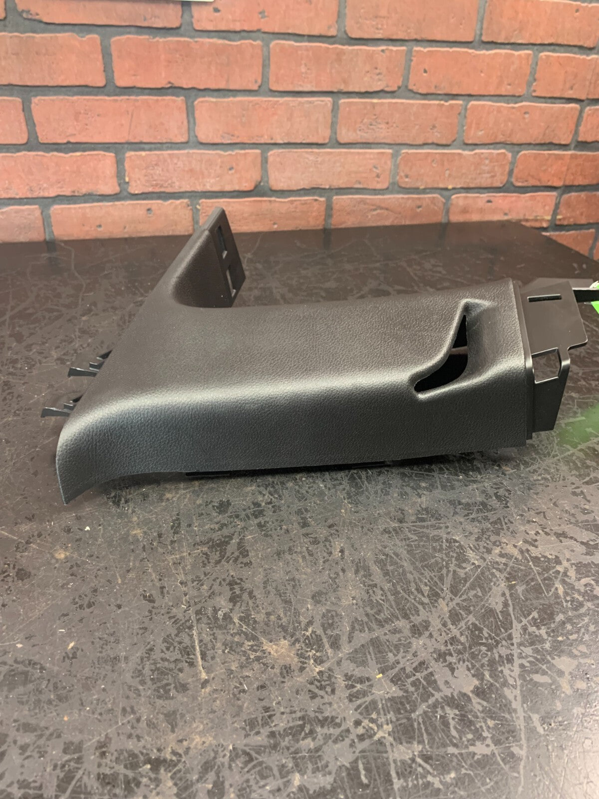 2017-2021 JEEP GRAND CHEROKEE REAR RIGHT C PILLAR TRIM PANEL OEM 5VP06DX9AB