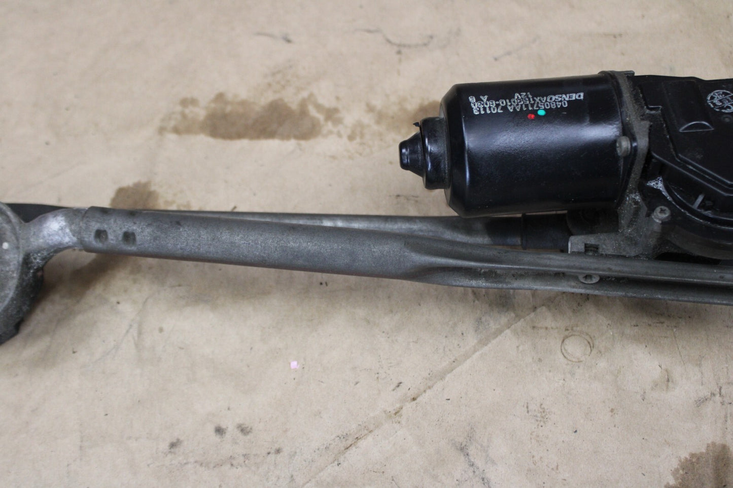 2005-2009 Chrysler 300 Dodge SRT8 Windshield Wiper Motor Linkage Assembly OEM