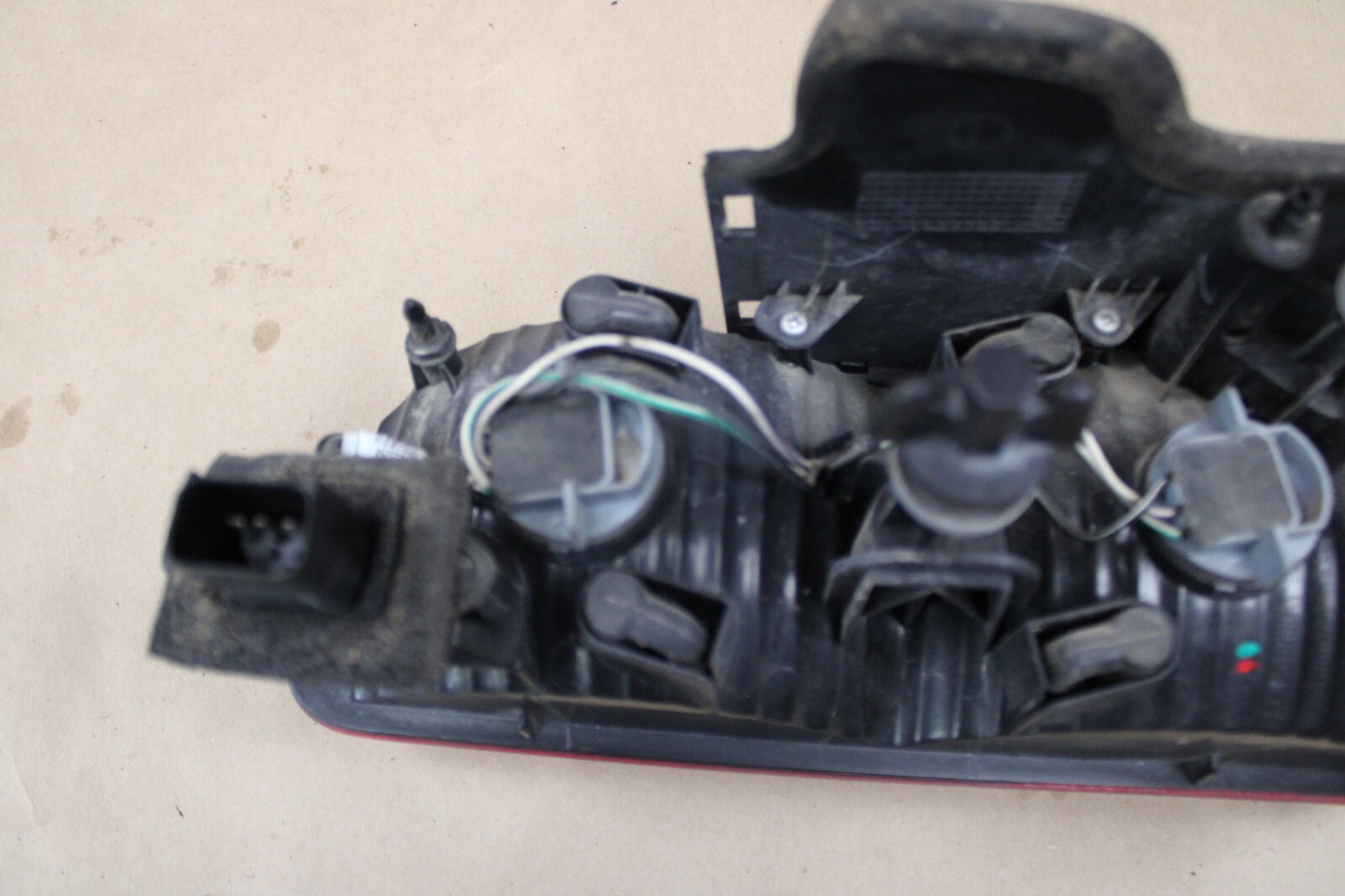 2008-2014 DODGE CHALLENGER OUTER PASSENGER RH SIDE TAIL LIGHT LAMP ASSEMBLY OEM