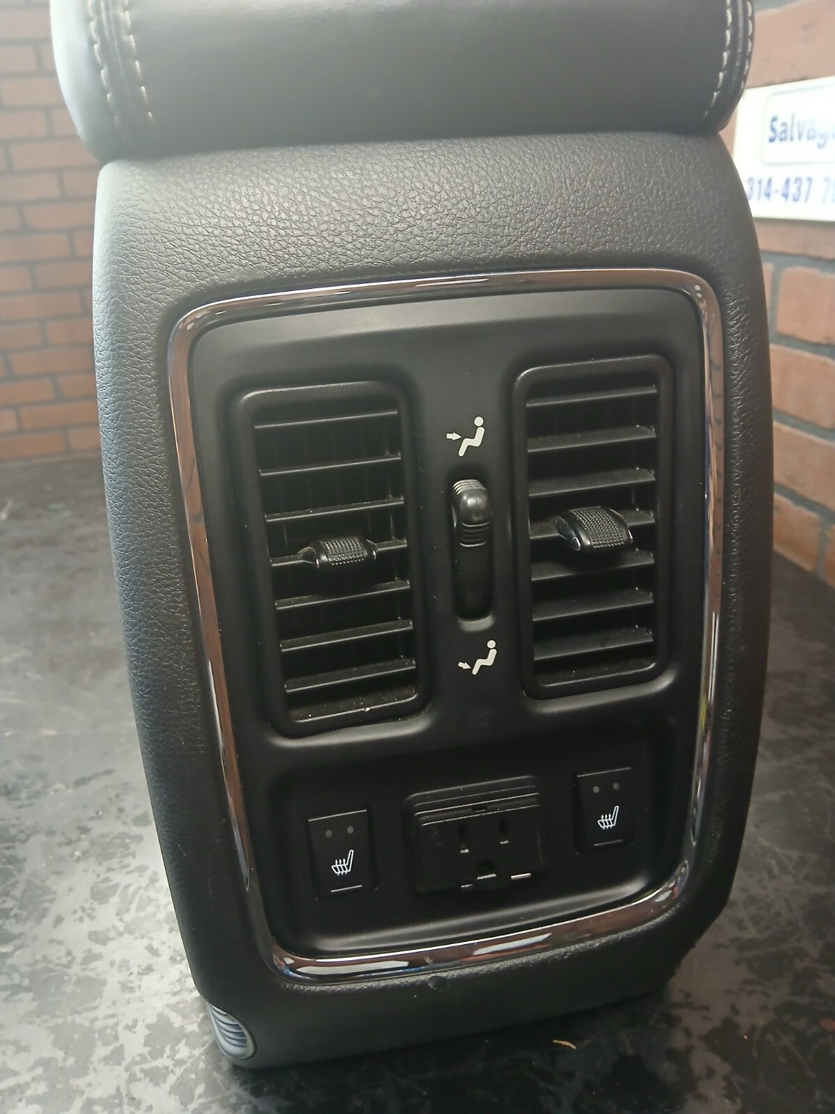 2011-2013 Jeep Grand Cherokee Center Console Assembly w/ Shifter/Storage/Vents