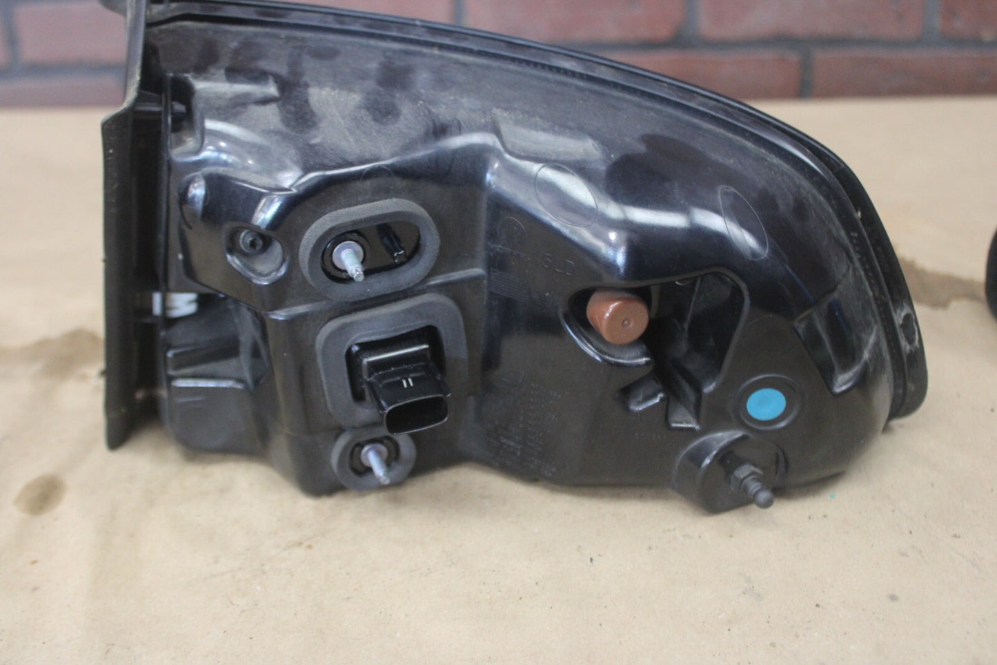 2015-2022 DODGE CHARGER REAR LEFT SIDE TAILLIGHT OUTER LIGHT LAMP OEM 68213145AD