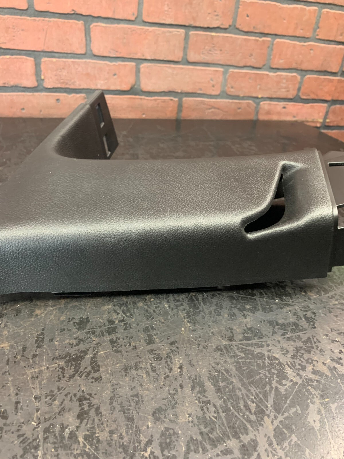2017-2021 JEEP GRAND CHEROKEE REAR RIGHT C PILLAR TRIM PANEL OEM 5VP06DX9AB