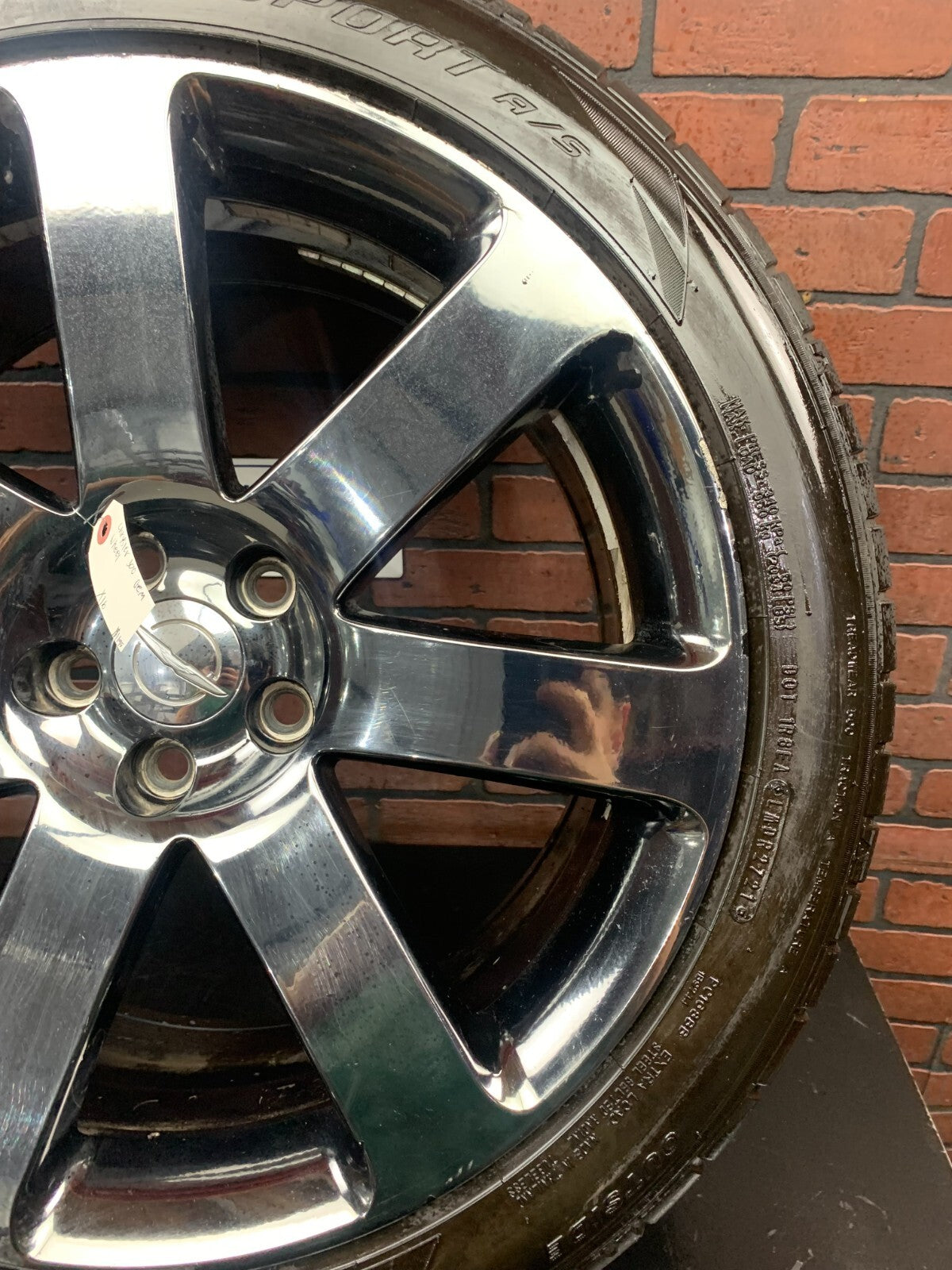 2005-2023 CHRYSLER 300 SRT8 WHEEL 7 SPOKE GREY SMOKED CHARCOAL CHROME OEM USED.