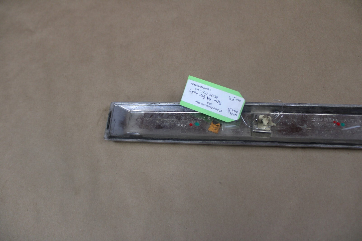 05-10 JEEP GRAND CHEROKEE SRT8 OEM REAR RIGHT CHROME MOLDING TRIM 55156846AC