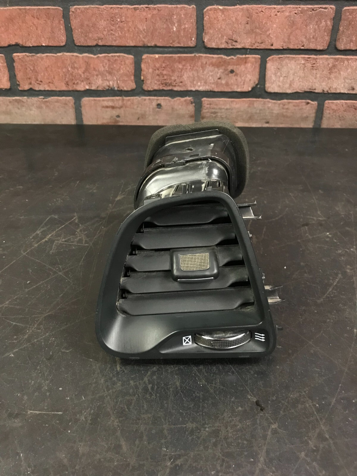 2015-2021 Dodge Challenger SRT LH Driver Dash Vent