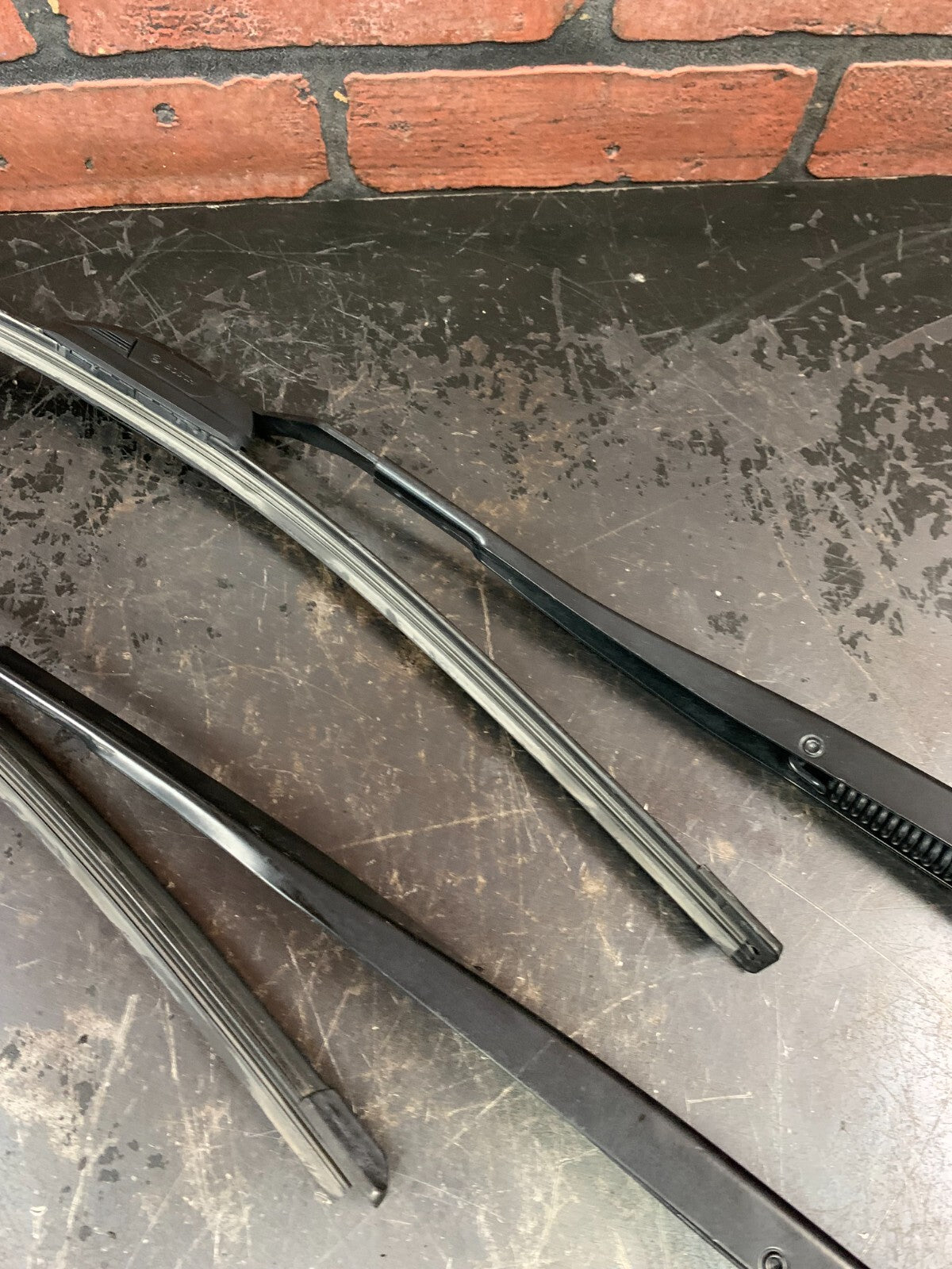 2015-2020 Dodge Challenger SRT Wind Shield Wiper Set Of 2 LH/RH OEM Mopar Bosch