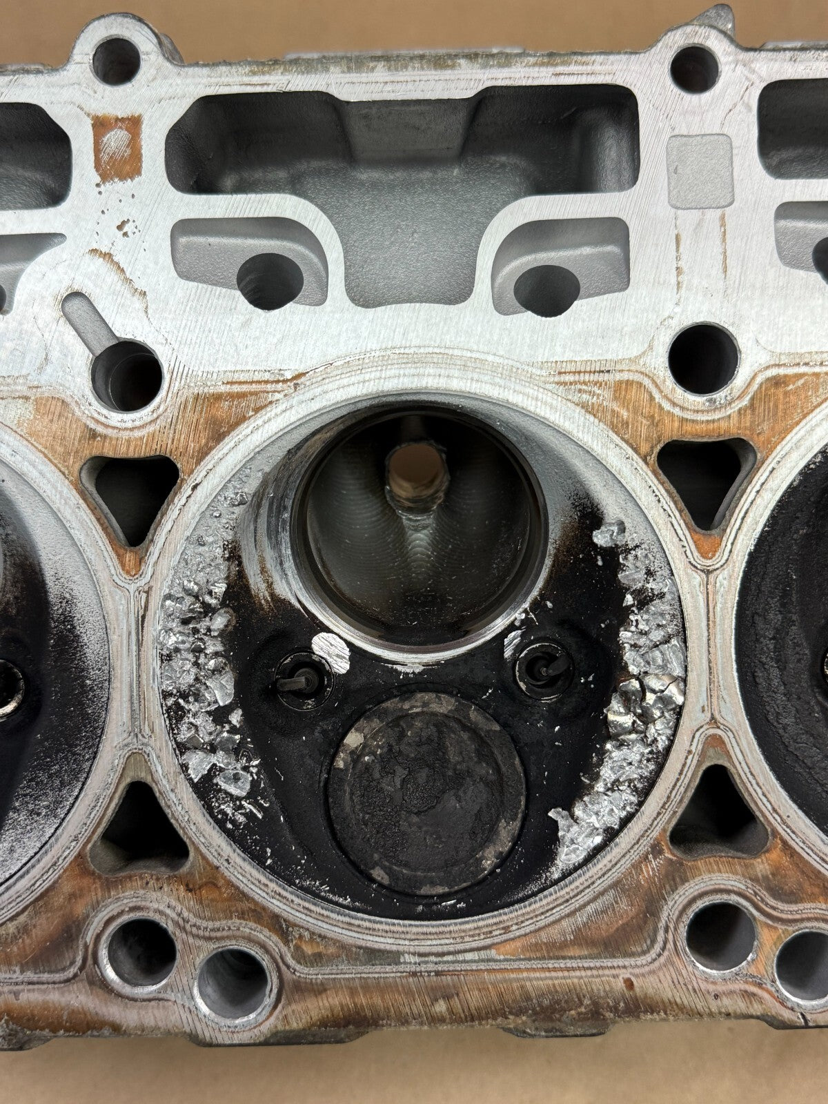 05-10 Dodge Jeep 6.1l Hemi SRT8 OEM CORE DMG Right Pass Cylinder Head 05037369aa