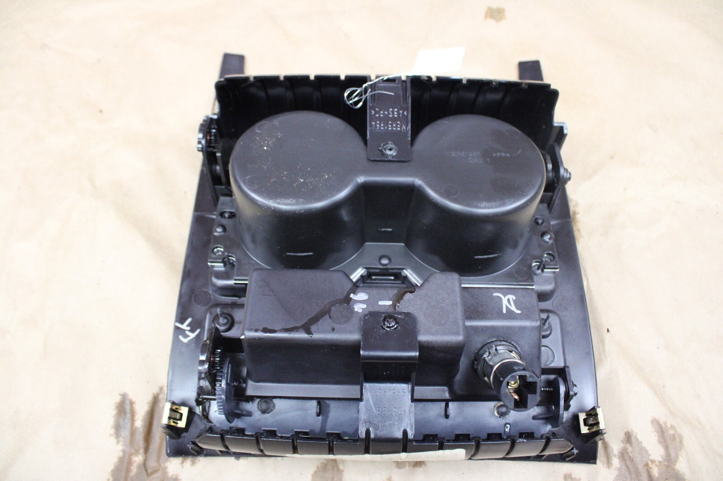 07-14 Cadillac Escalade Center Console Bezel Cup Holder Panel Assembly Ruby Burl