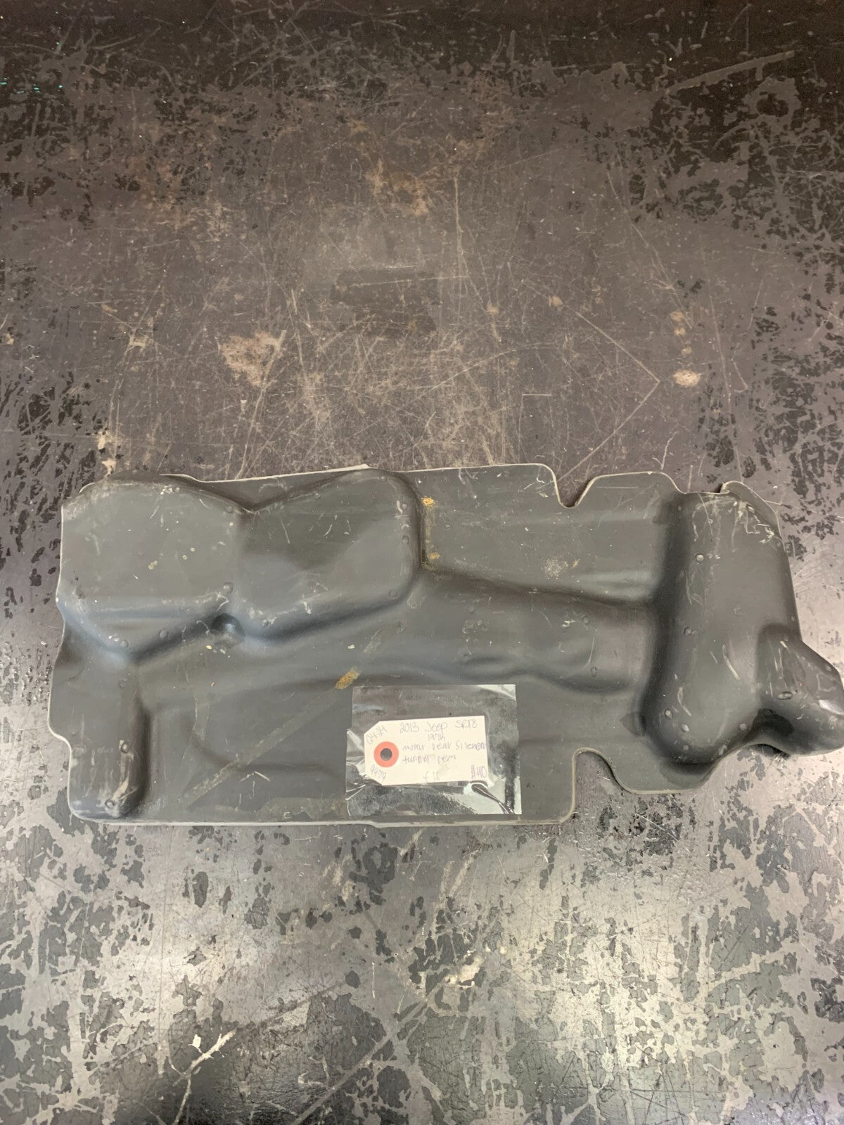 2011-2013 Jeep Grand Cherokee Mopar Rear Silencer tunnel OEM 5058929AA