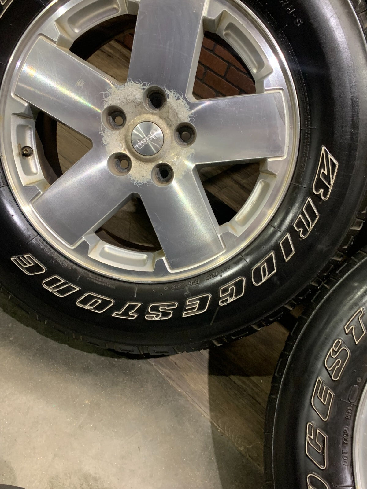 Jeep Wrangler 2007-2018 Used OEM Wheel Set 18x7.5 18" SILVER 1JC34TRMAA 7/32nds