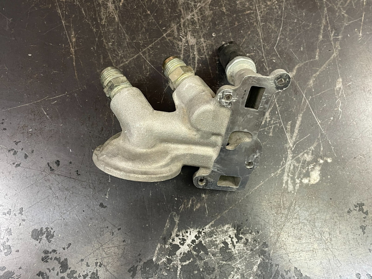 1996-2002 Dodge Viper 8.0L Oil Filter Housing Adapter With Thermostat 04763735C
