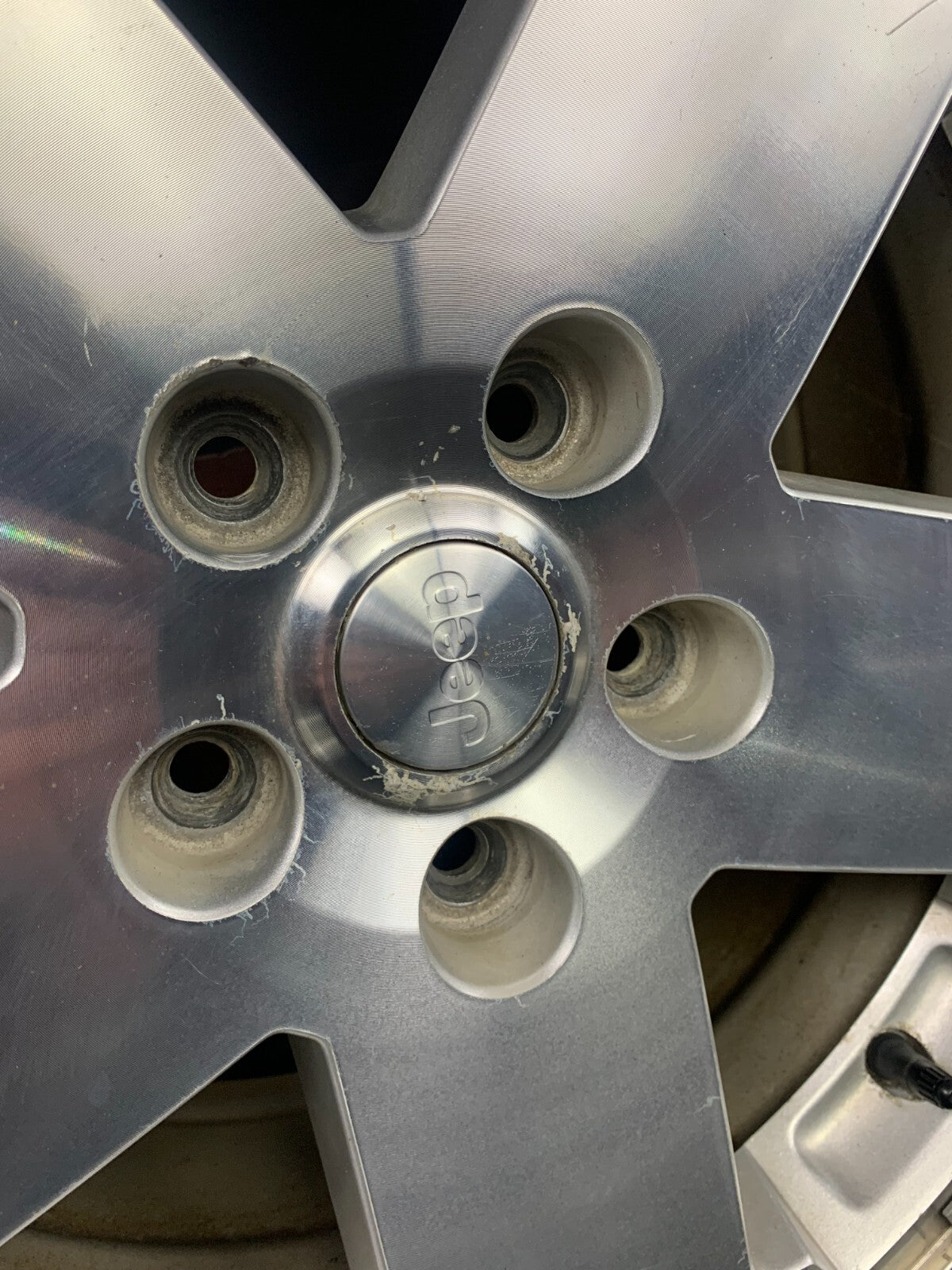 Jeep Wrangler 2007-2018 Used OEM Wheel Set 18x7.5 18" SILVER 1JC34TRMAA 7/32nds