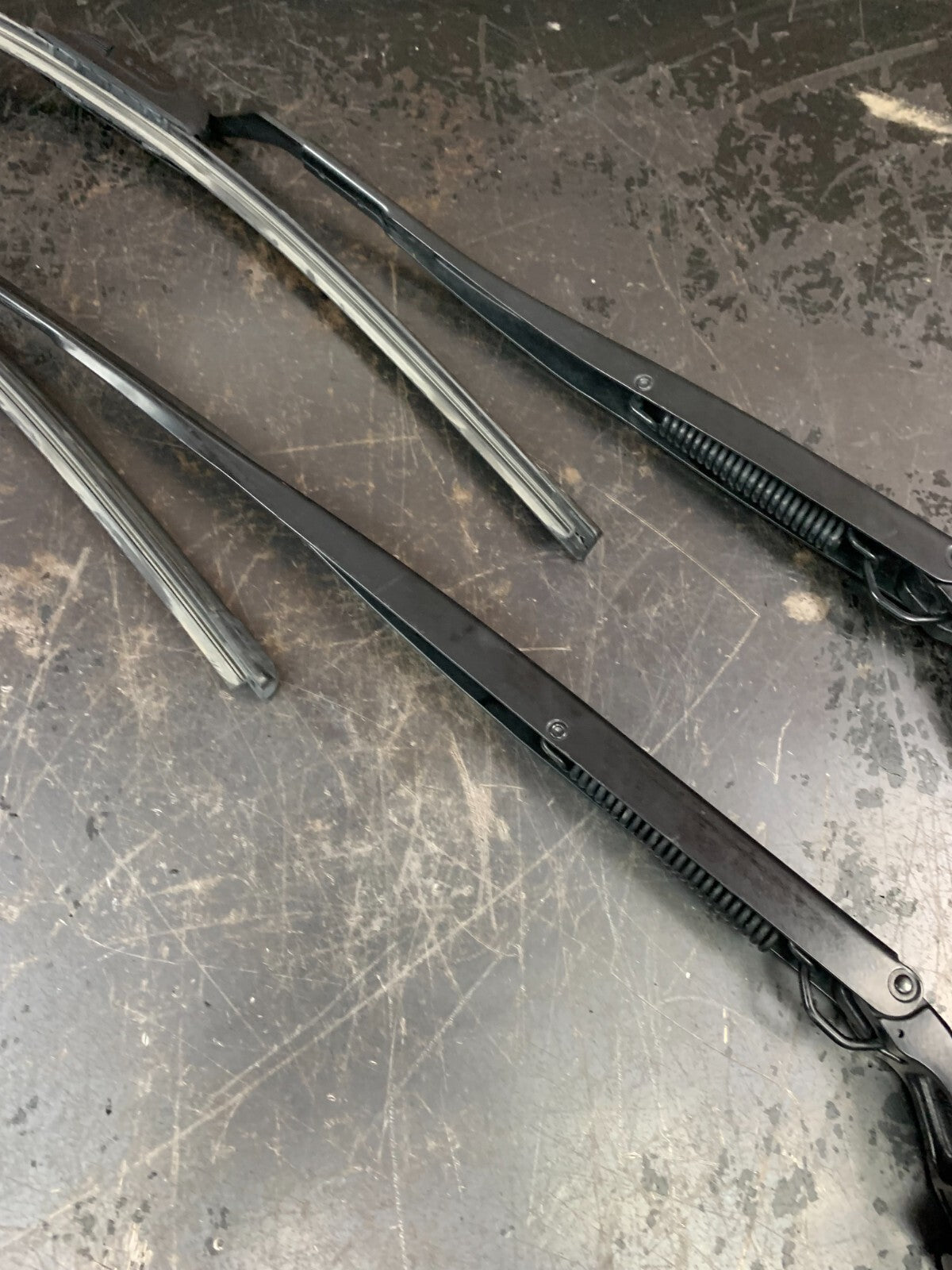 2015-2020 Dodge Challenger SRT Wind Shield Wiper Set Of 2 LH/RH OEM Mopar Bosch
