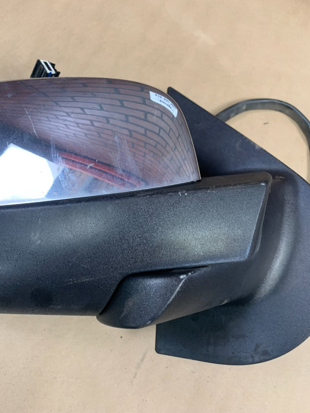 2009-2014 Suburban Passenger RH Side Door Mirror Power Folding Heated 25788590