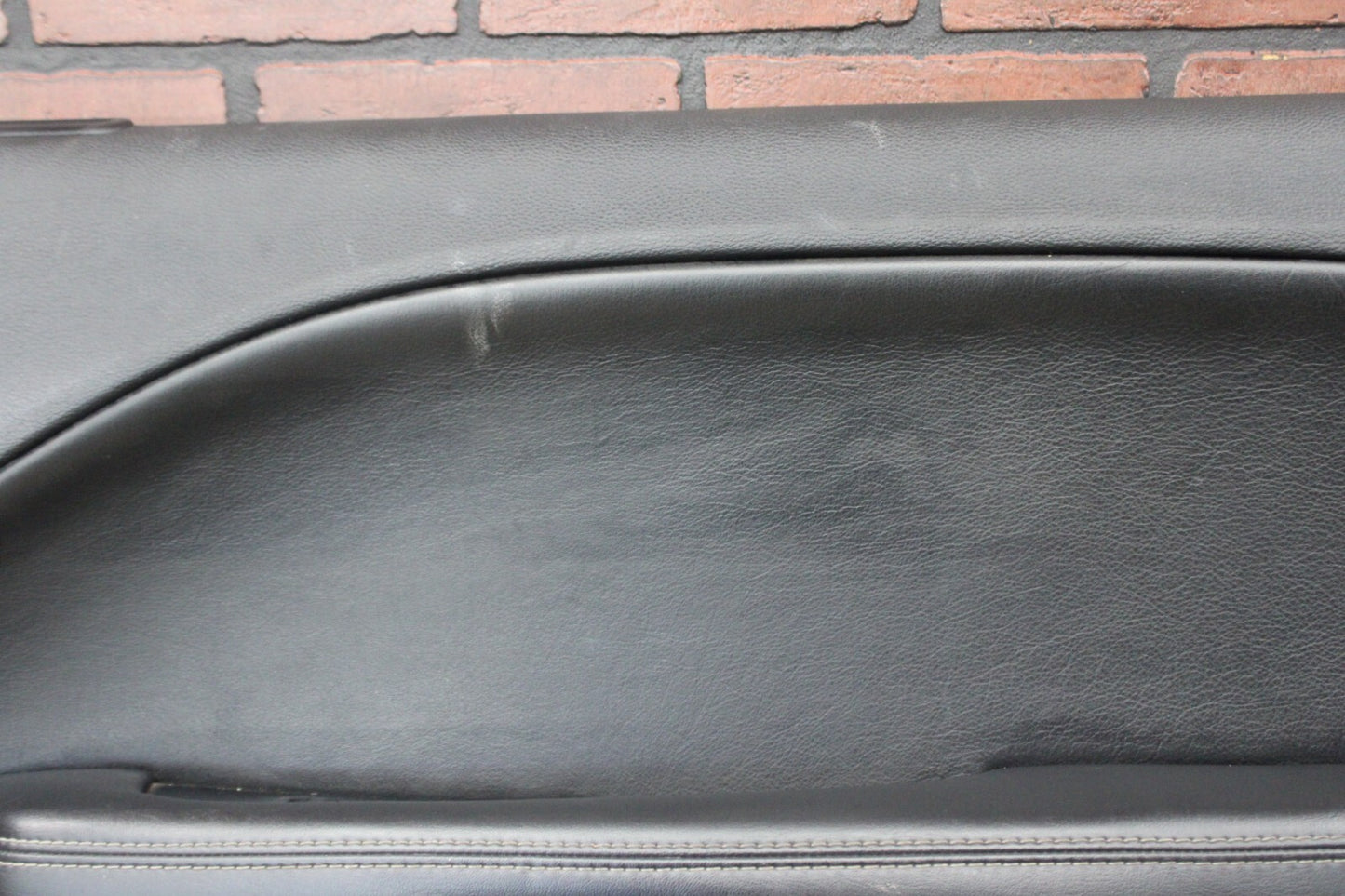 2015-2023 DODGE CHALLENGER INTERIOR FRONT PASSENGER SIDE DOOR TRIM PANEL BLACK