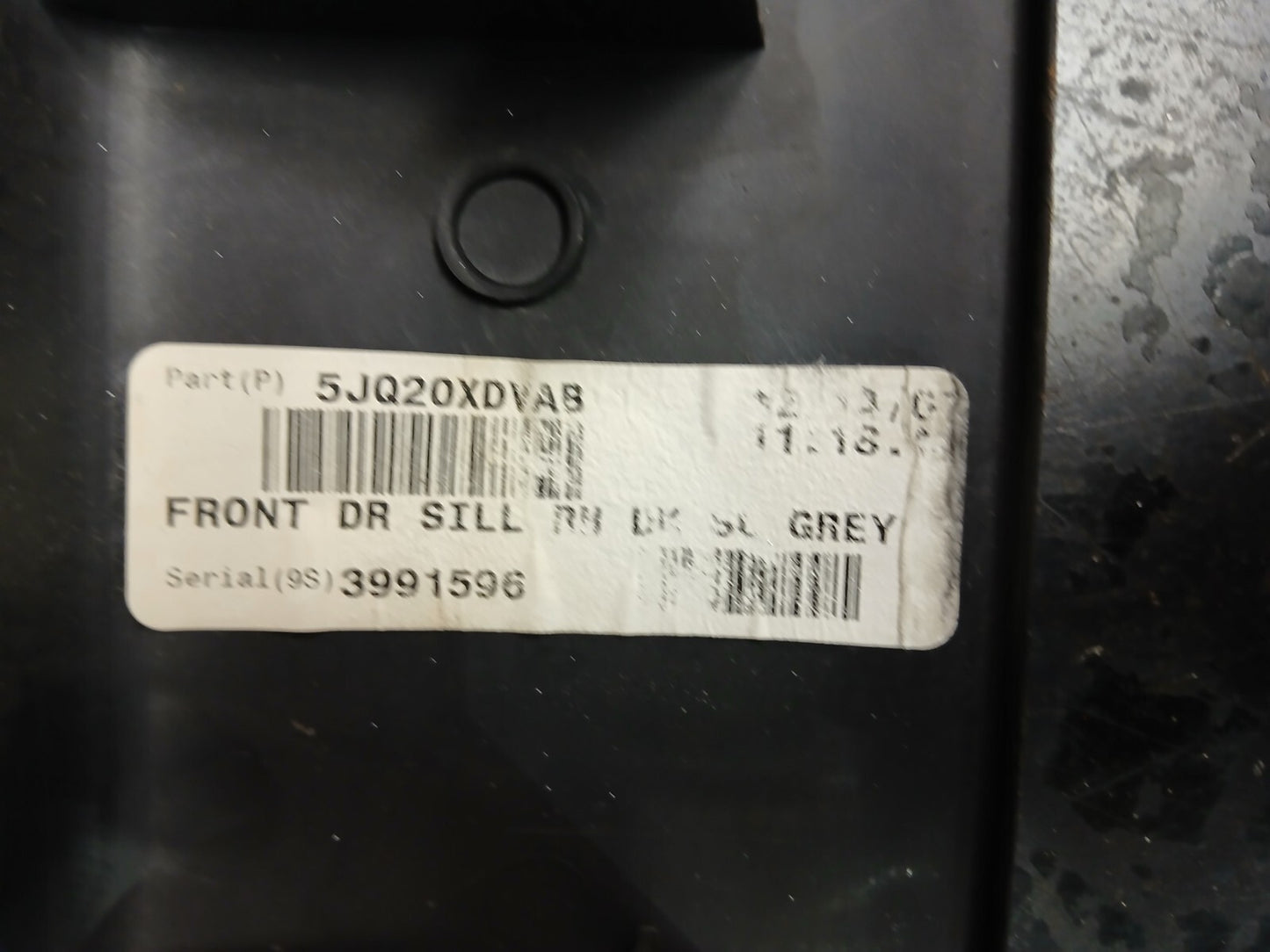 2008-2010 Jeep Grand Cherokee Commander Passenger RH Door Sill Trim 5jq20xdvab