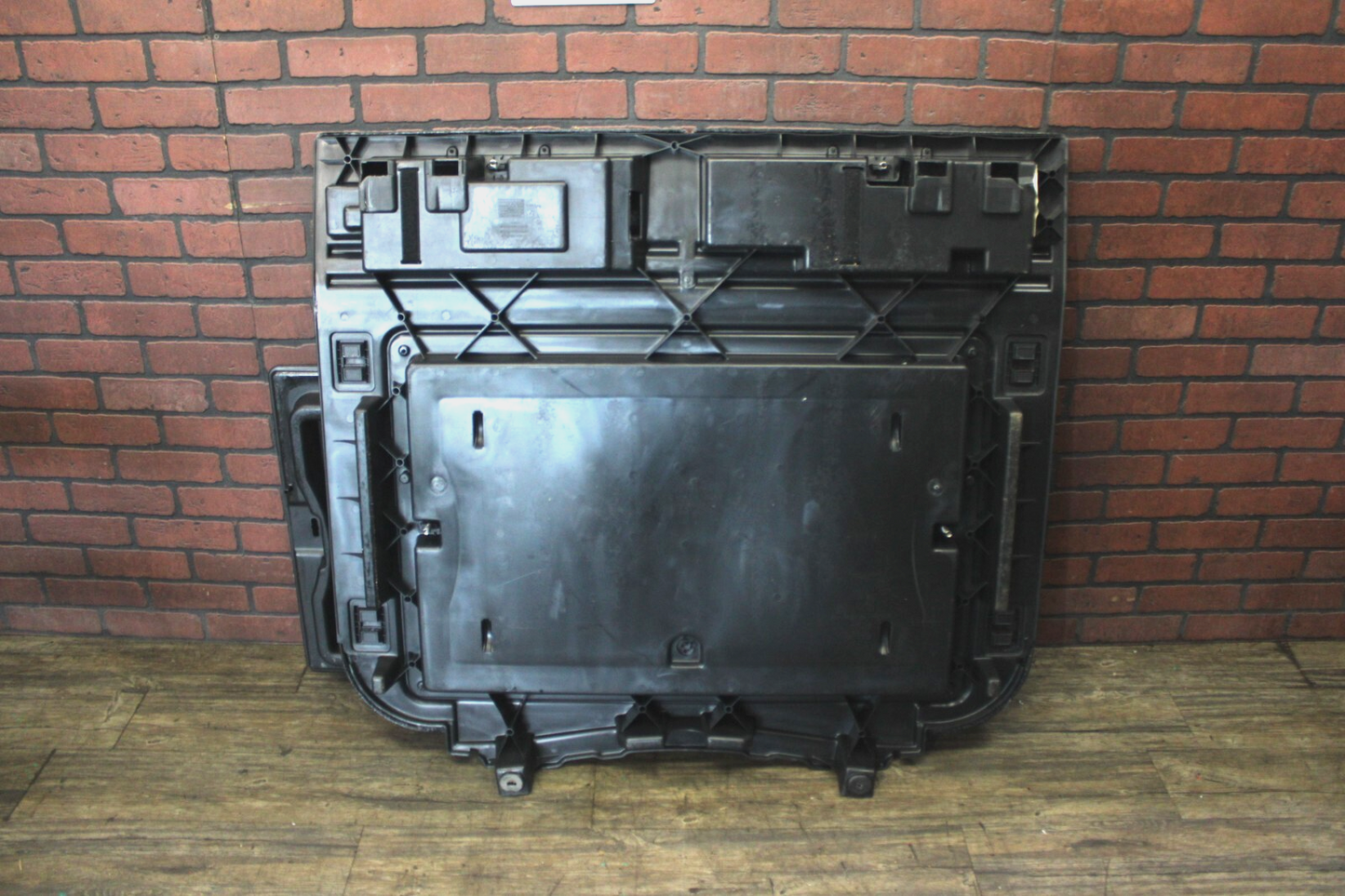 05-10 Grand Cherokee SRT8 Rear Load Floor Base Storage Compartment 5JY871DHAK
