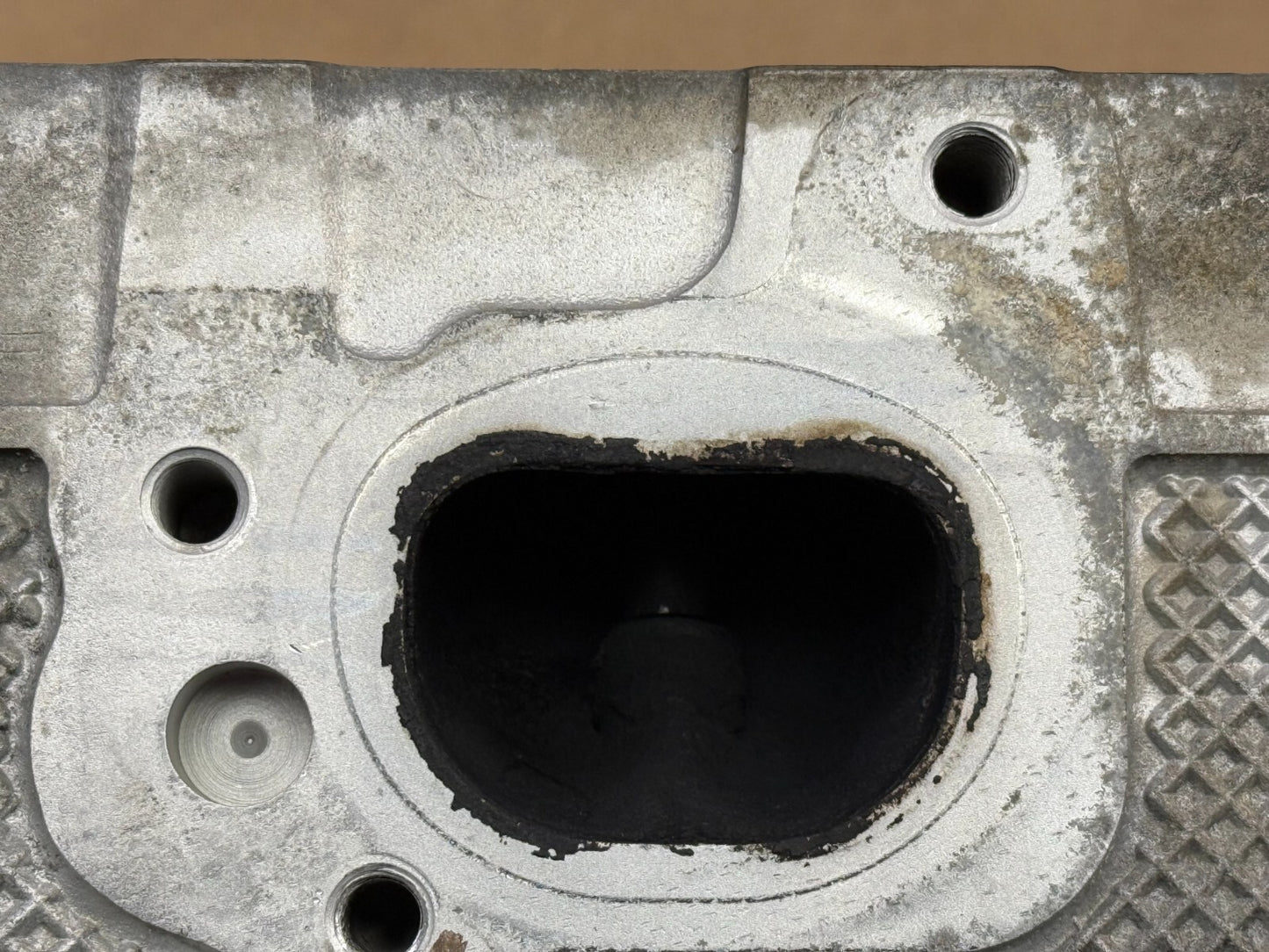 05-10 Dodge Jeep 6.1l Hemi SRT8 OEM CORE DMG Right Pass Cylinder Head 05037369aa
