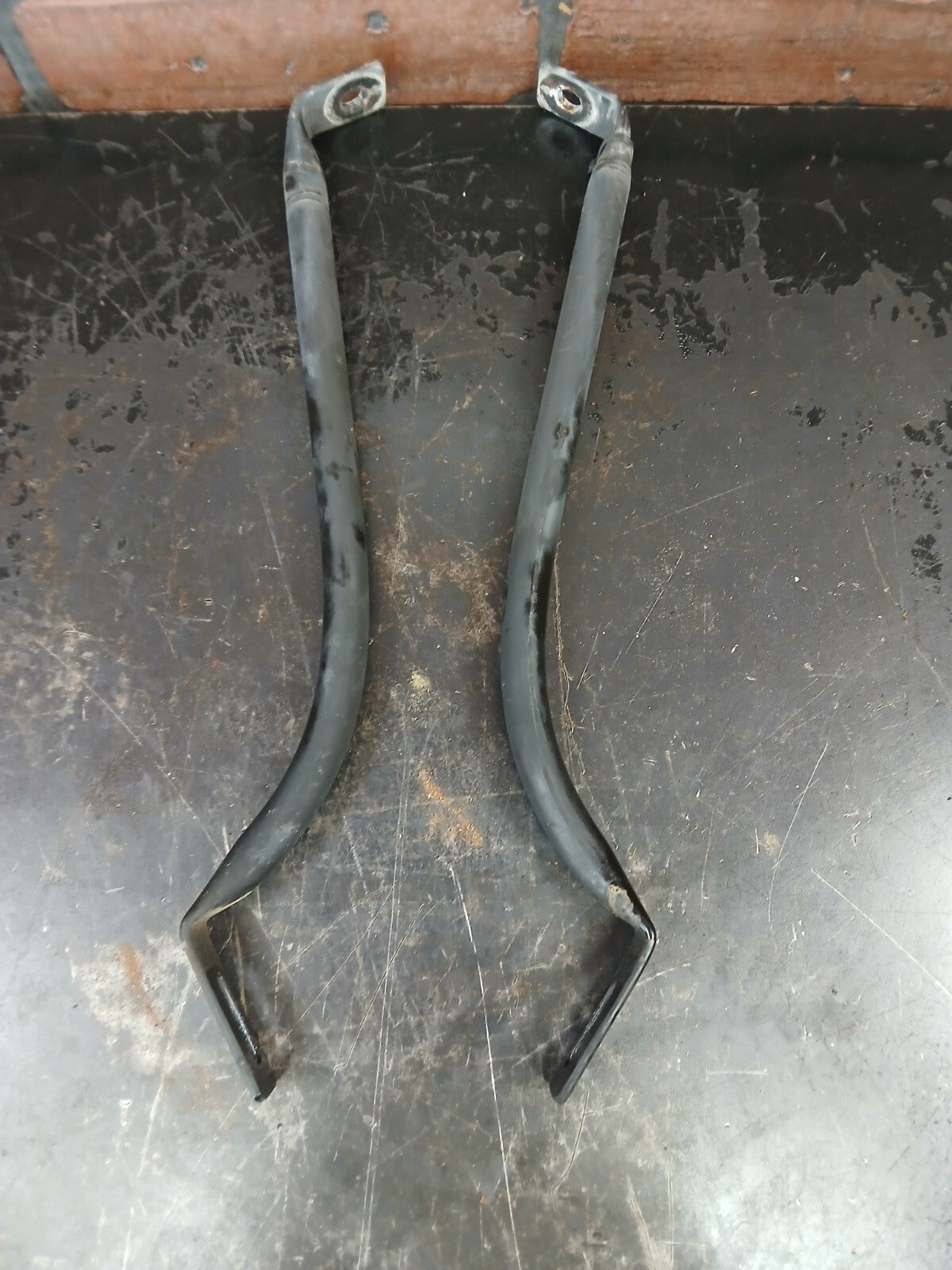 2005-2010 Jeep Grand Cherokee Left & Right Center Radiator Brace Set of 2