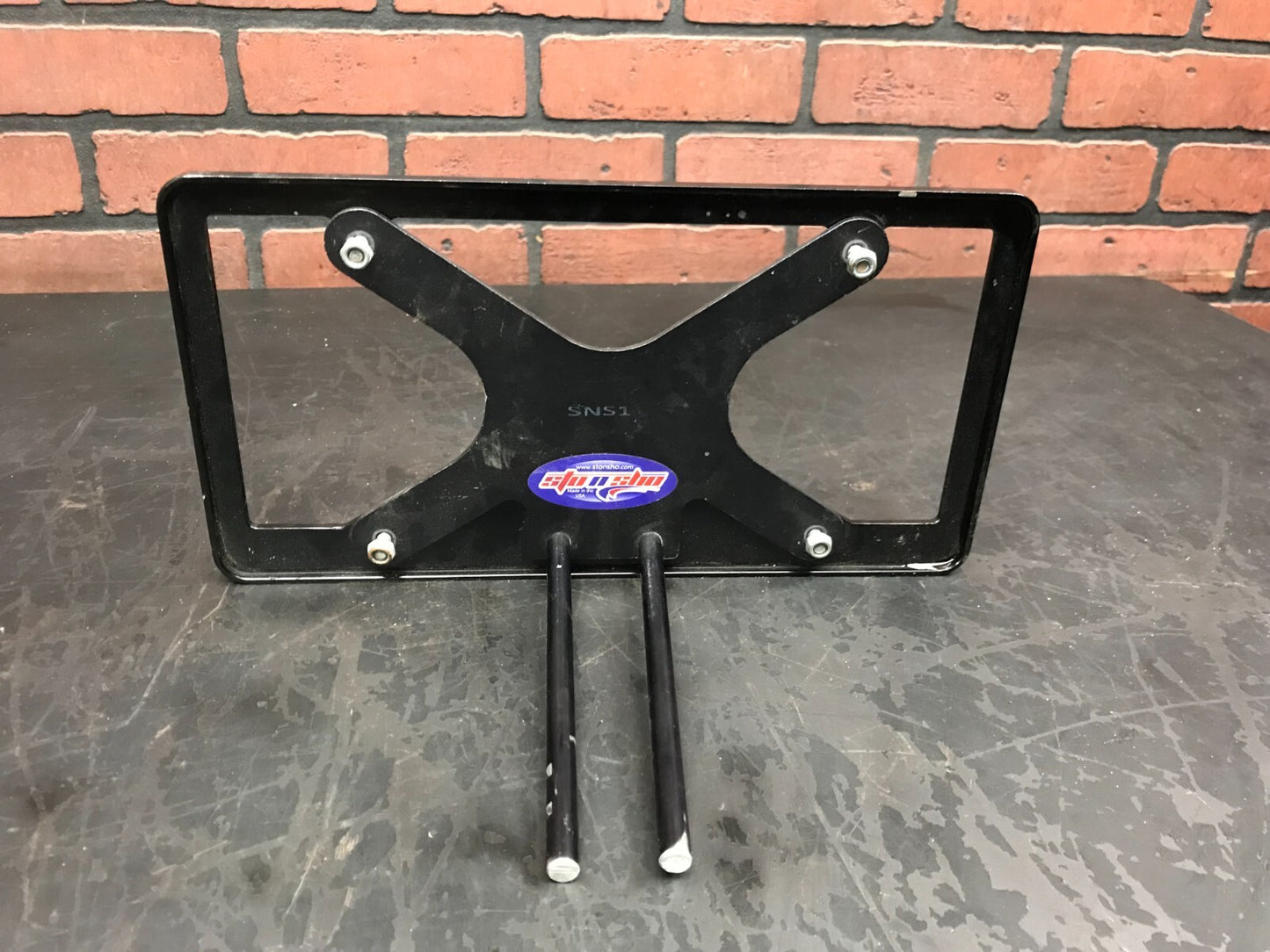 392 Hemi Black License Plate Frame and Mounting Bracket