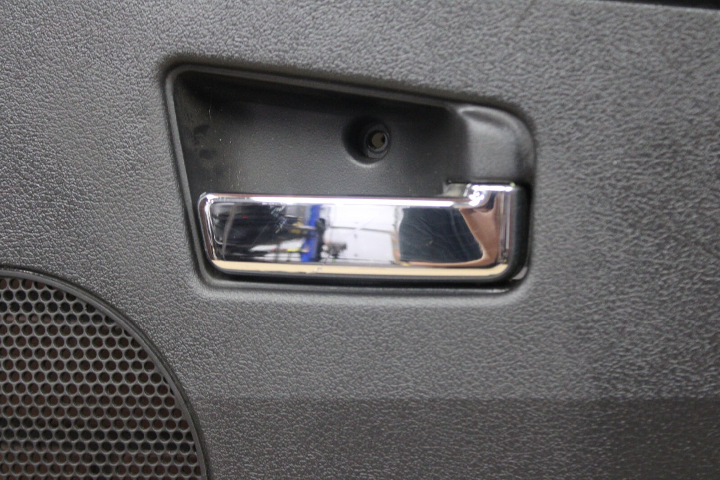 05-10 Jeep Grand Cherokee Rear Passenger RH Side Interior Door Panel 5HR381DVAM