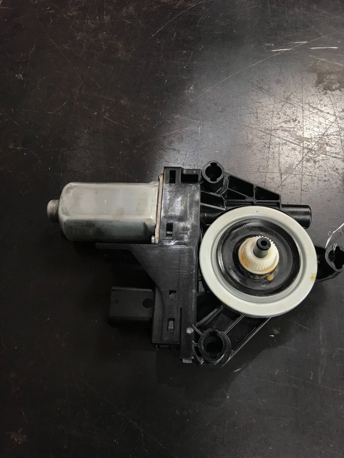 11-21 Jeep Grand Cherokee SRT Front Driver LH Window Regulator Motor 931401-101