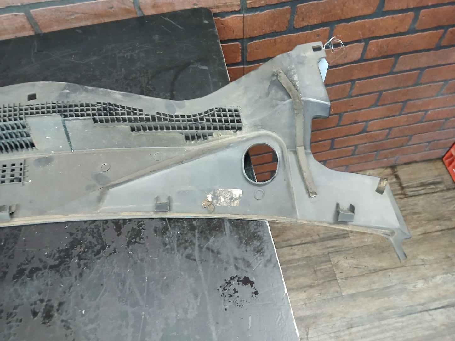 2007-2012 Dodge Caliber Mopar Windshield Grille Cowl Top Panel 05303815af