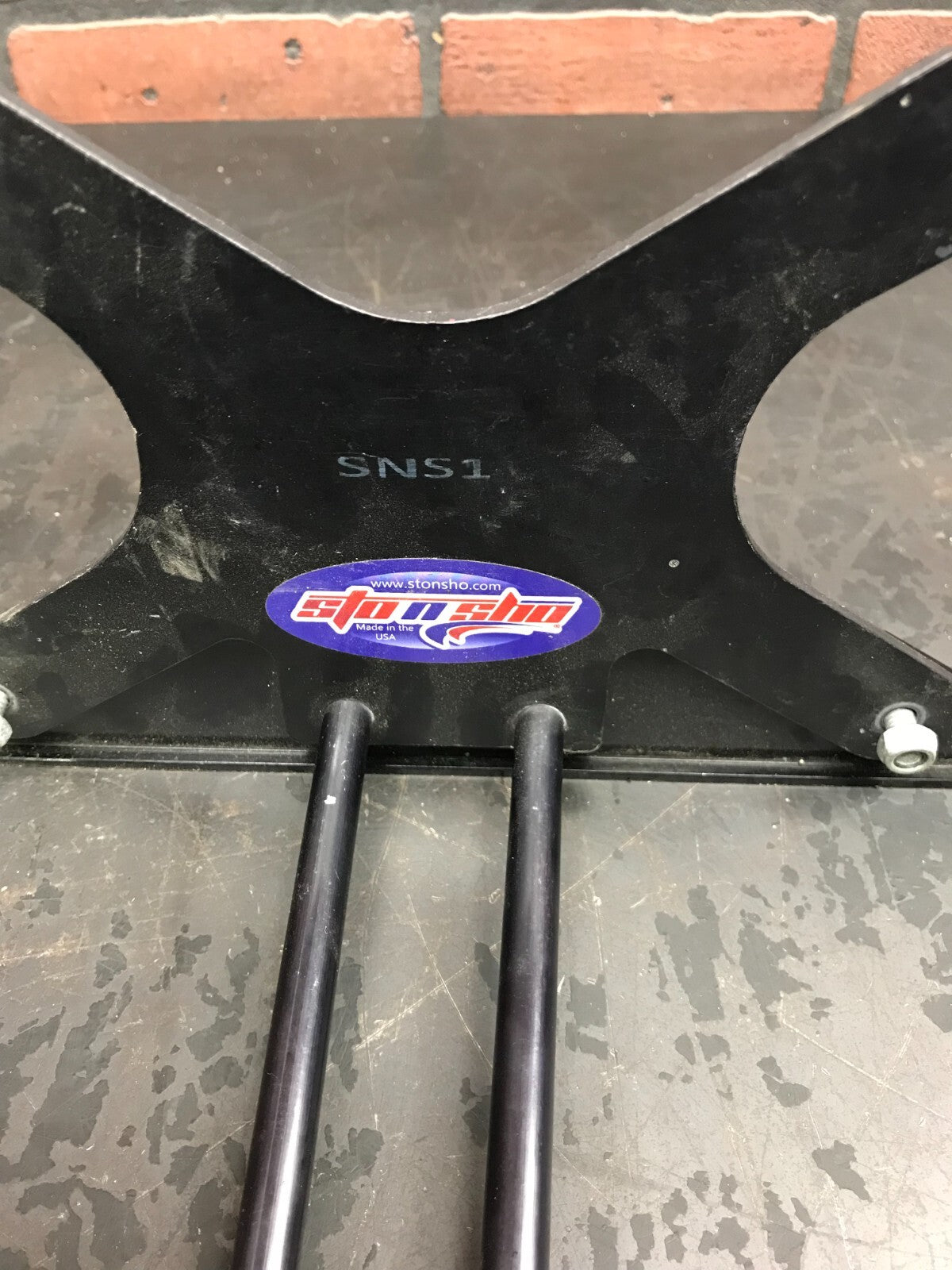 392 Hemi Black License Plate Frame and Mounting Bracket