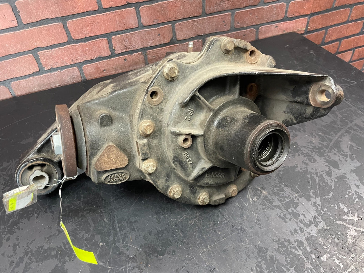 Land Rover LR4 10-13 OEM Rear Differential Carrier Non Locking 5H22-4W063-MB
