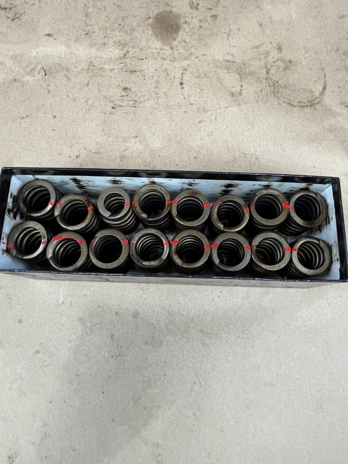 4.8L/5.3L/5.7L/6.0L/6.2L LS LQ V8 Chevrolet Chevy GM Valve 90lb Spring Set of 16