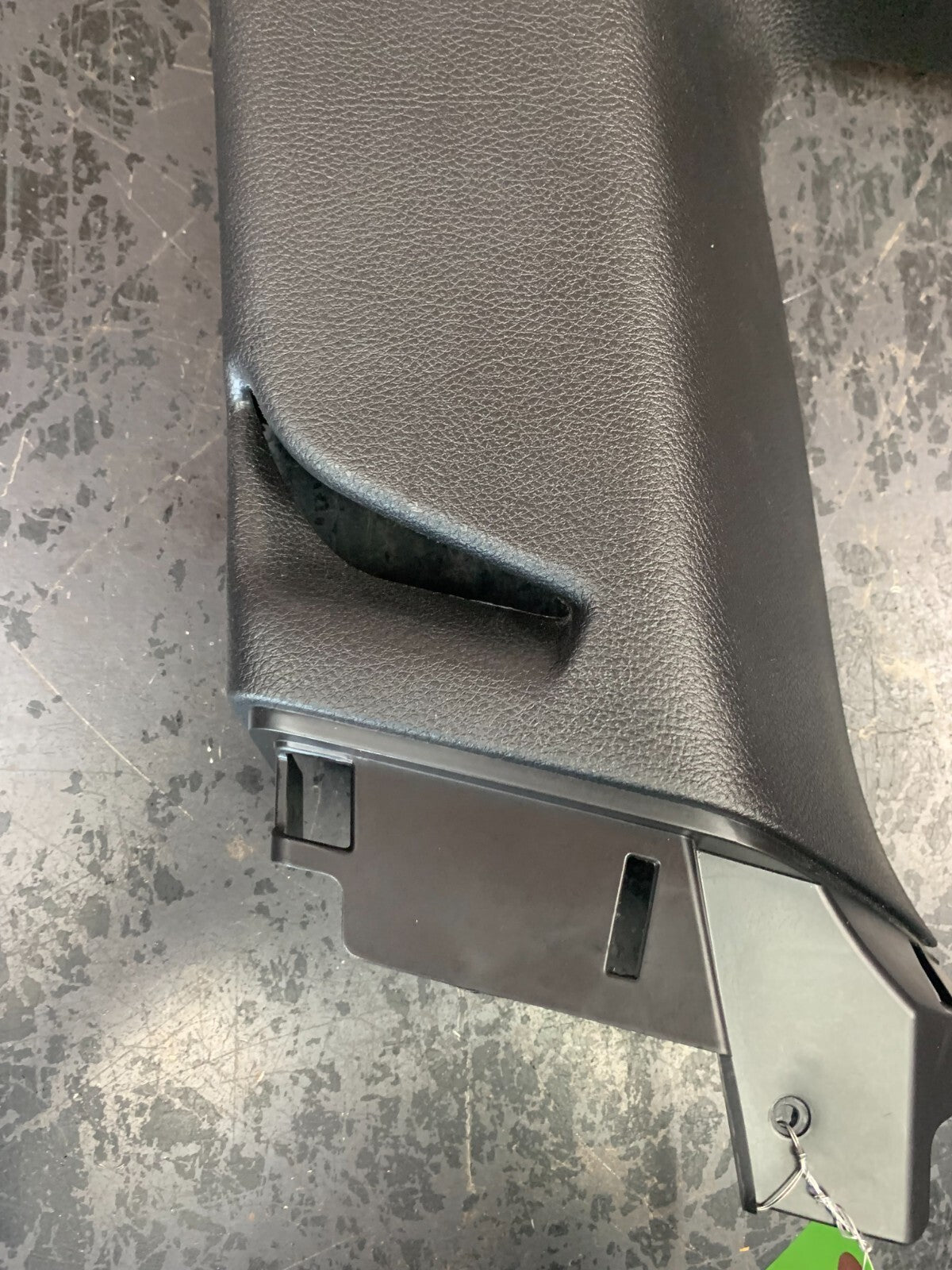 2017-2021 JEEP GRAND CHEROKEE REAR RIGHT C PILLAR TRIM PANEL OEM 5VP06DX9AB