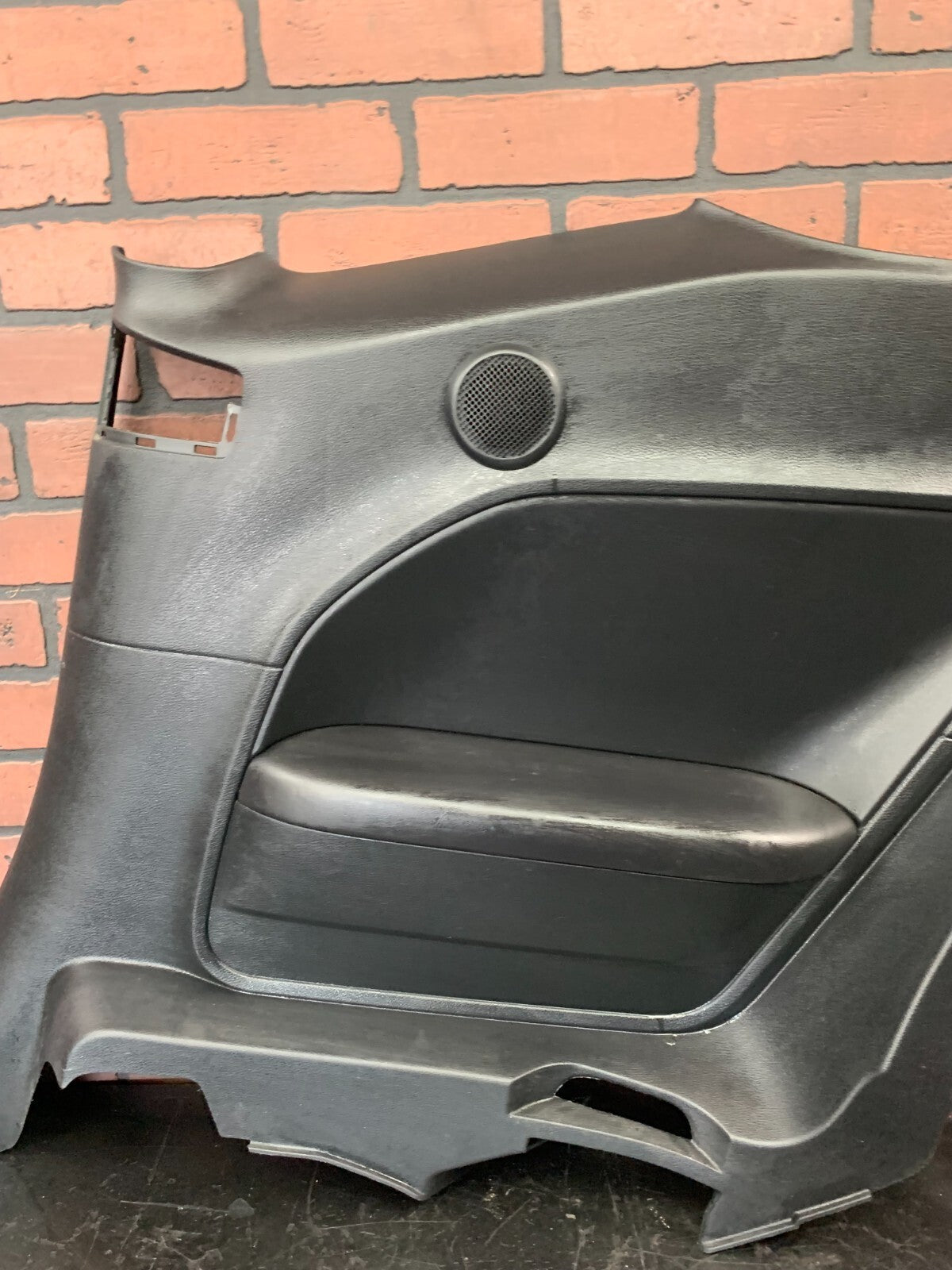 2015-2023 DODGE CHALLENGER PASSENGER RH SIDE QUARTER TRIM PANEL 1ZA08DX9AE