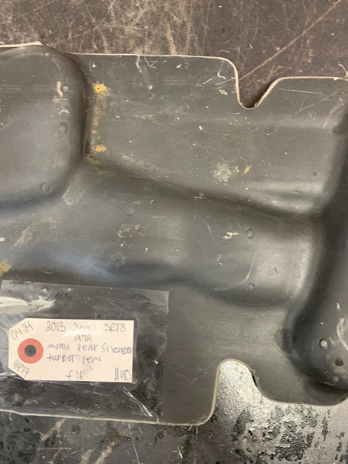 2011-2013 Jeep Grand Cherokee Mopar Rear Silencer tunnel OEM 5058929AA