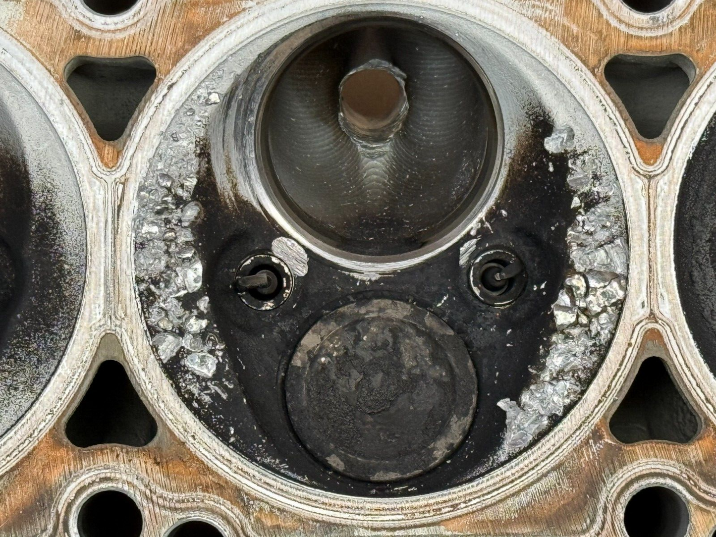 05-10 Dodge Jeep 6.1l Hemi SRT8 OEM CORE DMG Right Pass Cylinder Head 05037369aa