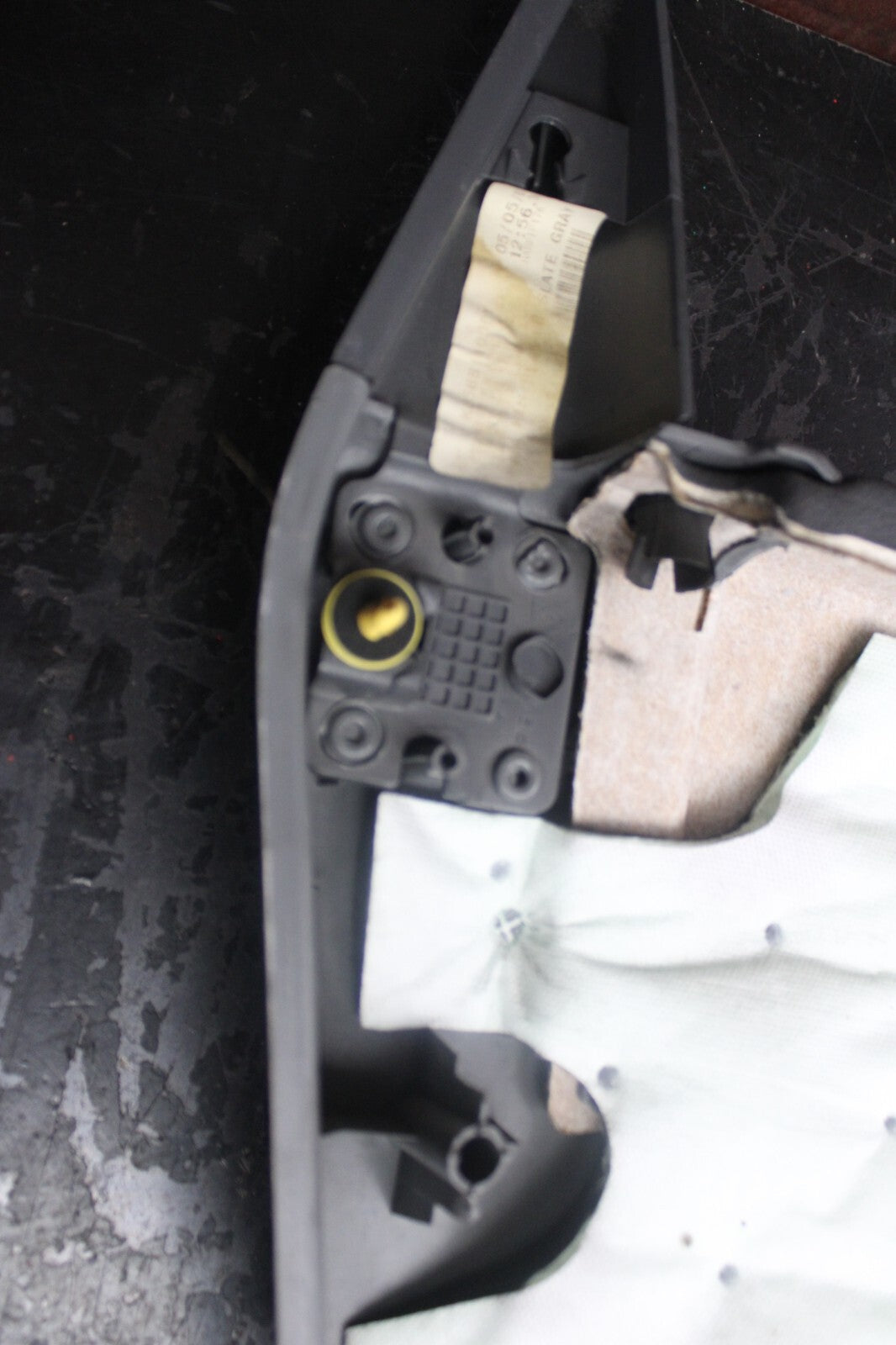 2005-2007 JEEP GRAND CHEROKEE REAR PASSENGER RH DOOR TRIM PANEL 5HR381D5AL