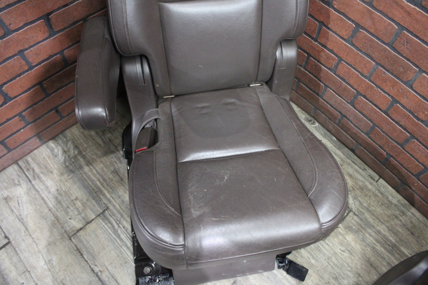 2010-2011 Cadillac Escalade Complete Full Front Rear Seat Set Brown Leather OEM