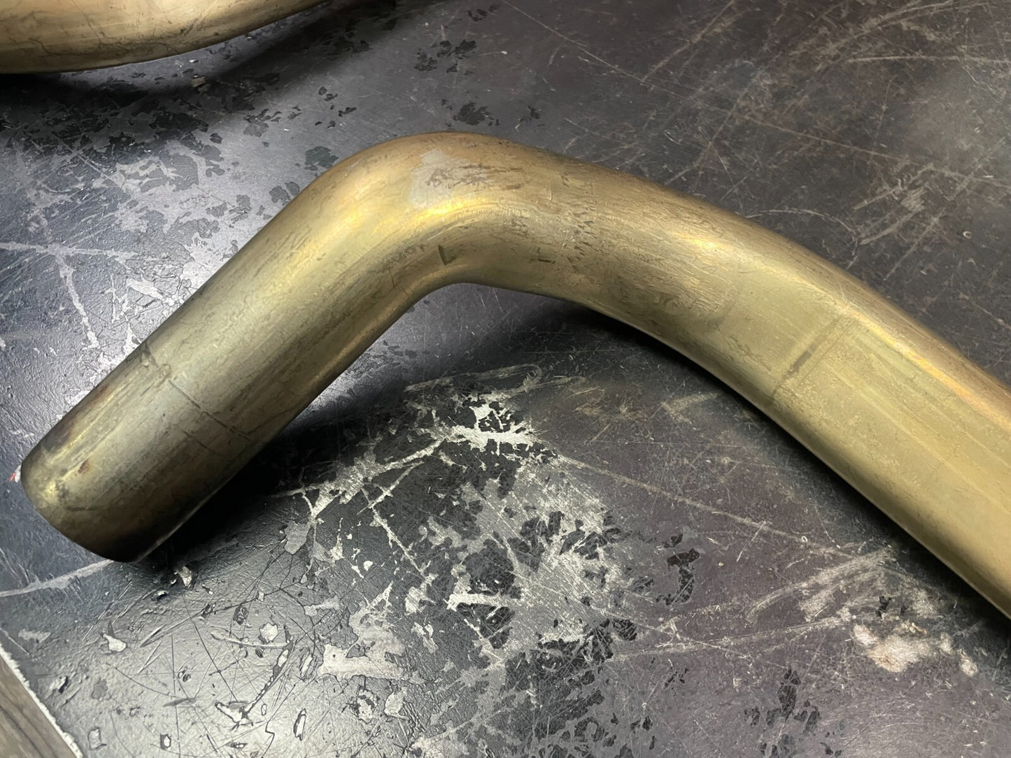 Harley Davidson Touring Street Road Exhaust Crossover Pipe Milwaukee M8 65600178