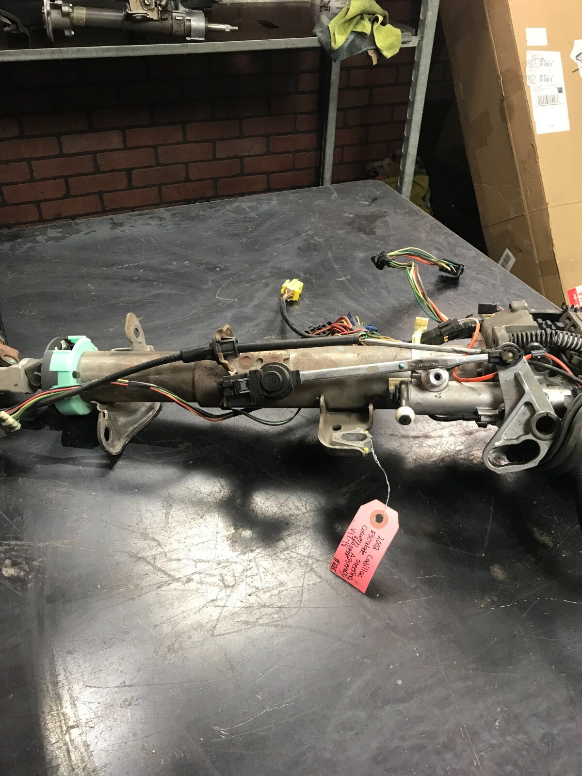 2002 Cadillac Escalade Steering Column Assembly 26115838