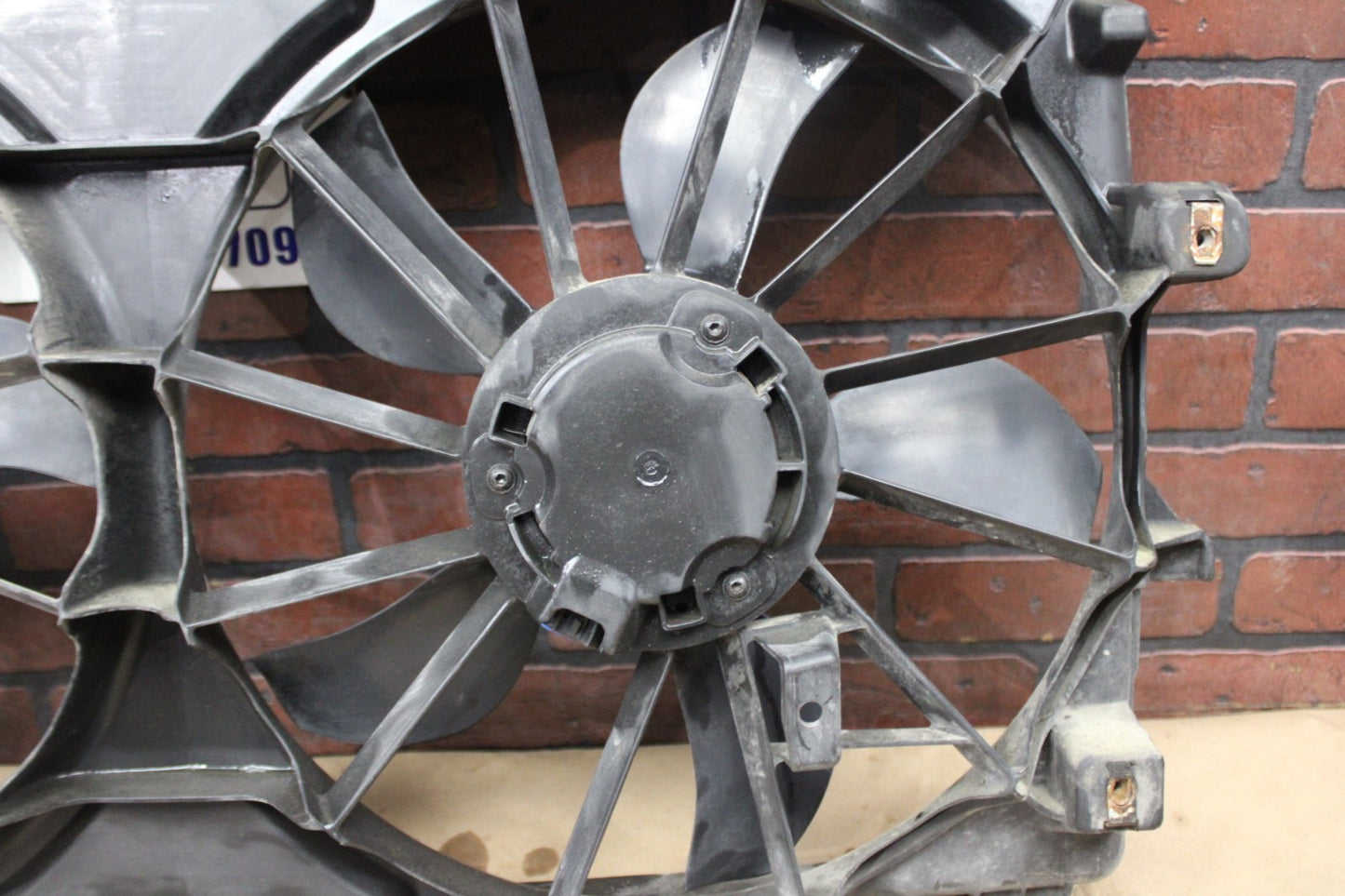 2007-2014 Cadillac Escalade Engine Dual Cooling Fan Motors Assembly Factory OEM