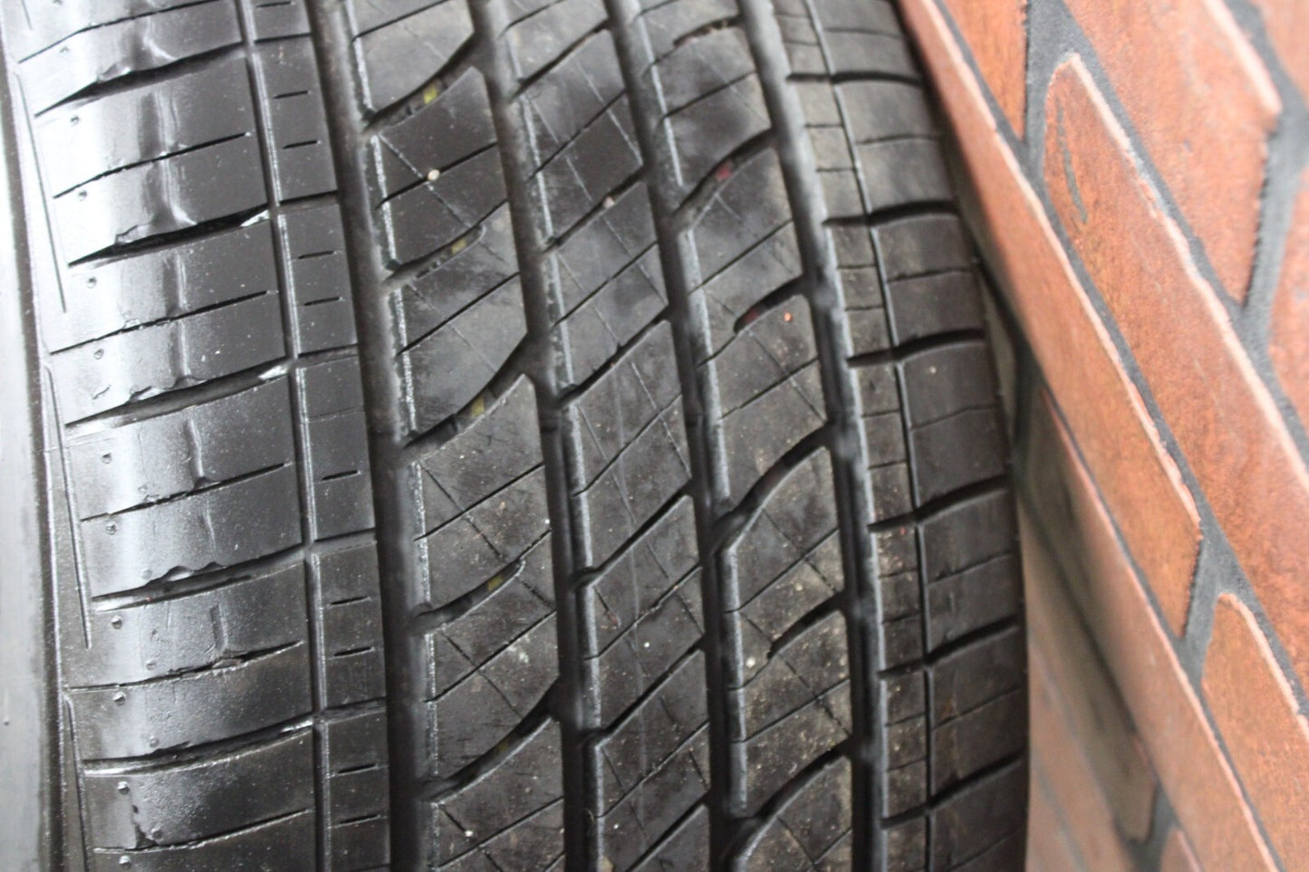 P245/50R20 Bridgestone Dueler H/P Sport AS 19" 102 V Used Tire 8/32nds