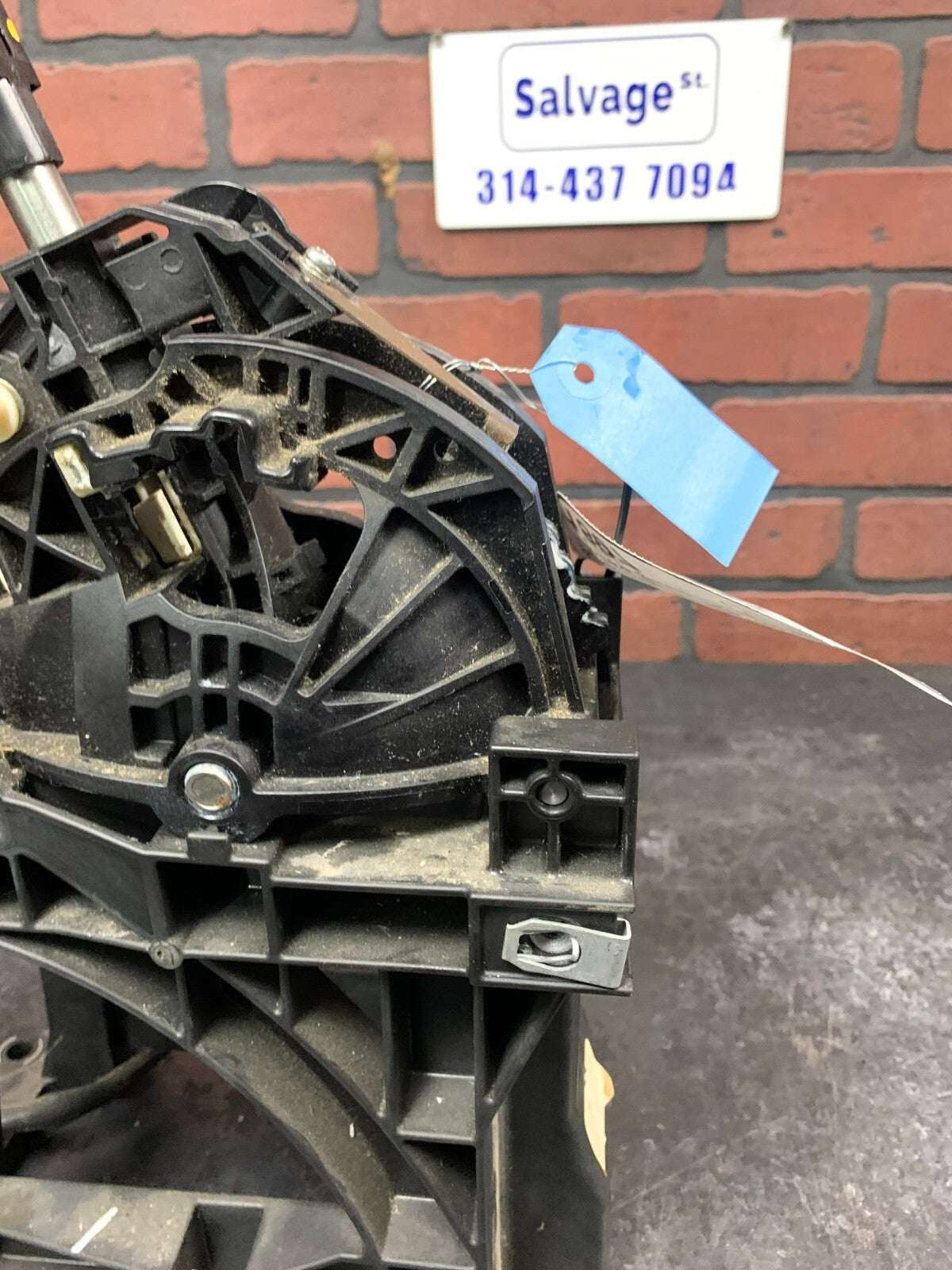 FORD EDGE TRANSMISSION GEAR SHIFT SHIFTER SELECTOR LEVER OEM 2015 - 2018