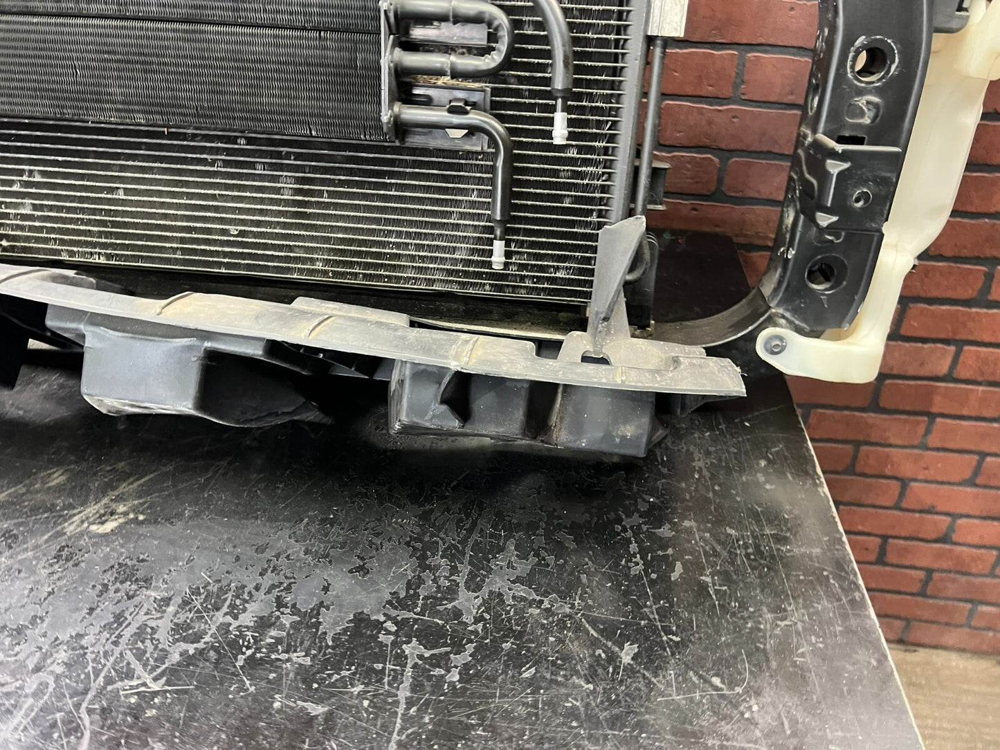 JEEP GRAND CHEROKEE SRT 6.4L 11-13 OEM RADIATOR CONDENSER FRAME FRONT CLIP OEM