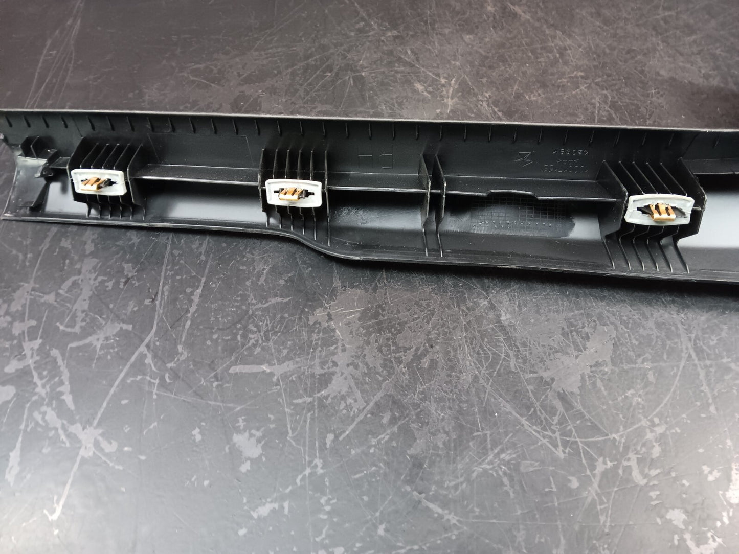 2011-2023 Charger 300 Front Passenger RH Scuff Plate Door Sill Trim 1kl46dx9ag