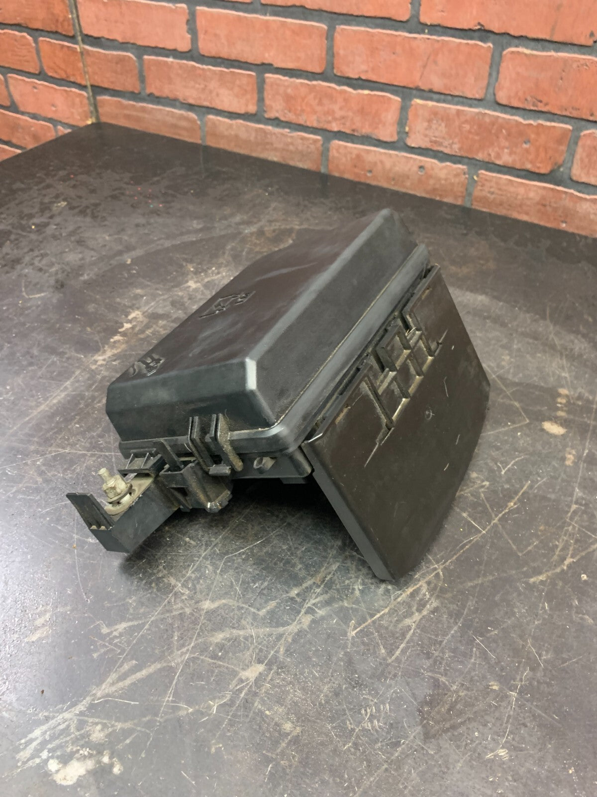 2014 Dodge Challenger Fusebox Fuse Box Relay Module Assembly OEM 68223923AA