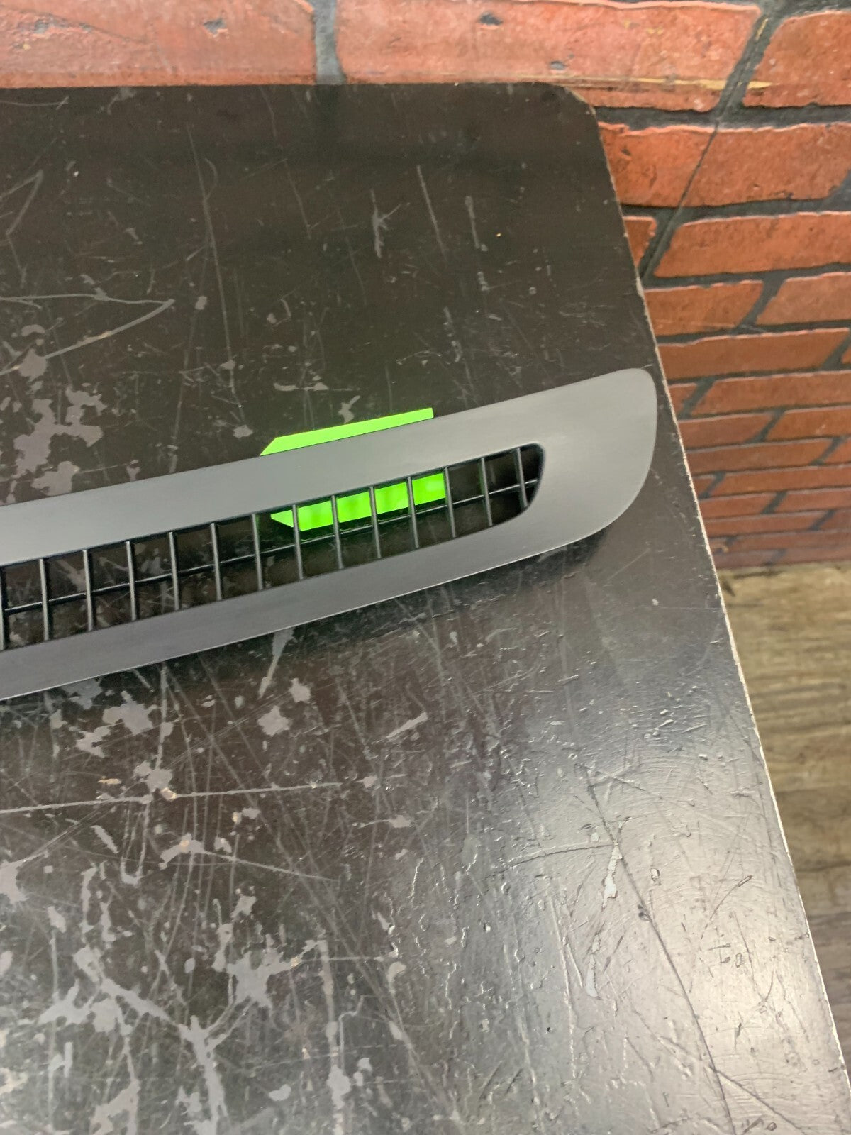 2014-2022 JEEP GRAND CHEROKEE UPPER DASH DEFROSTER GRILLE PANEL VENT OEM