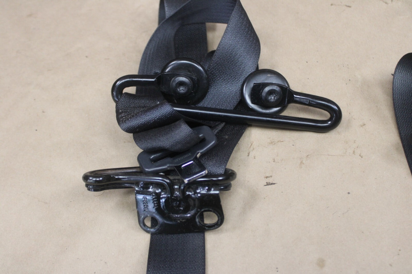 2011-2014 Challenger SEATBELT BUCKLE RETRACTOR Front Left Driver Rear Passenger