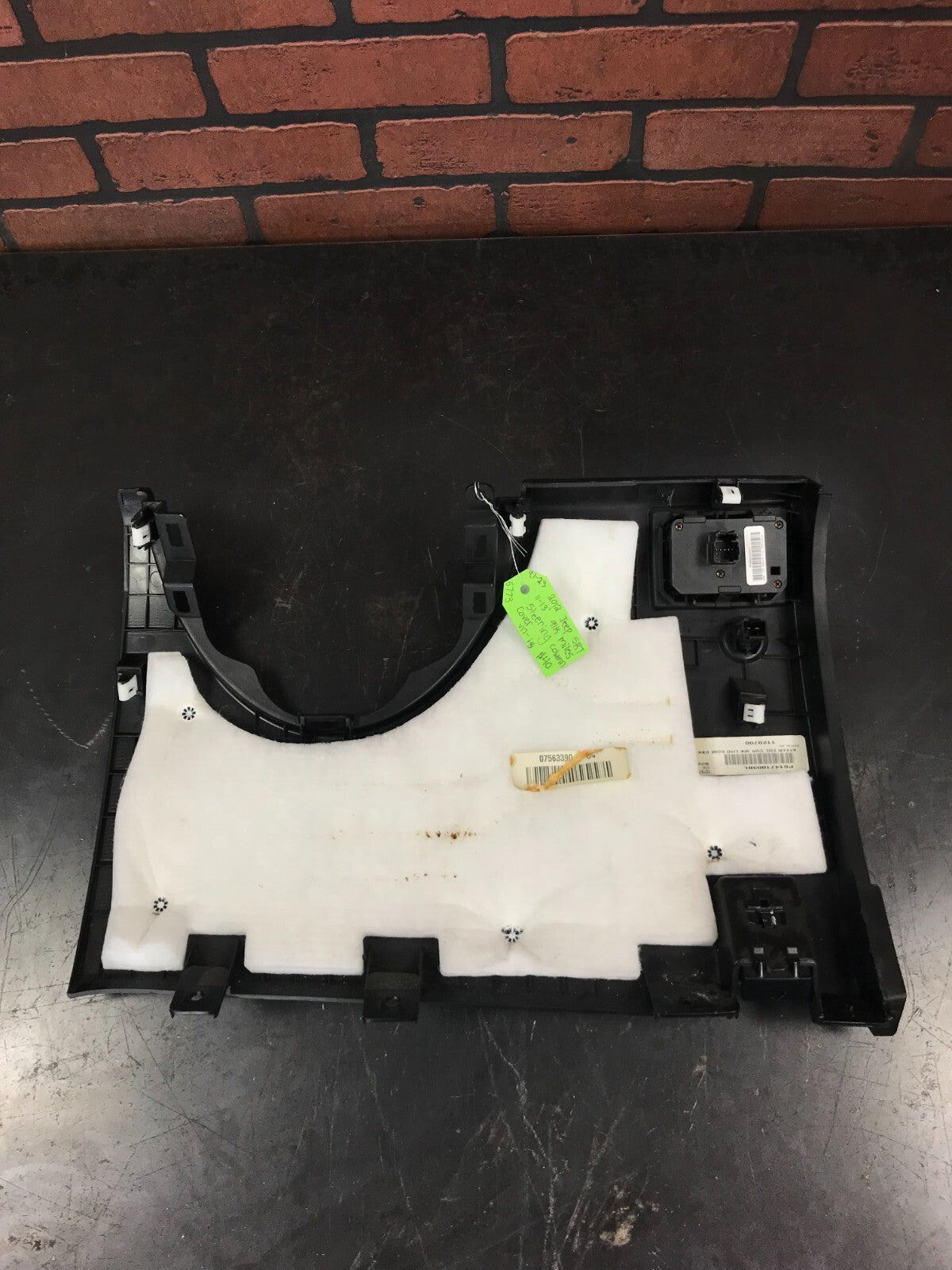 11 -13 Jeep Grand Cherokee Steering Column Cover Panel Knee Bolster 01471003bl