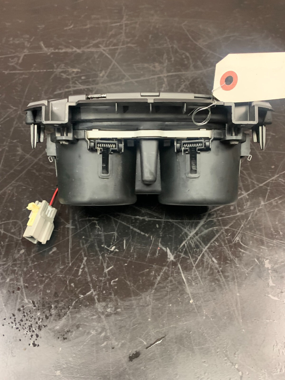 2015-2023 CHALLENGER/CHARGER/300 DUAL CUP HOLDER BLACK OEM GOOD CONDITION.
